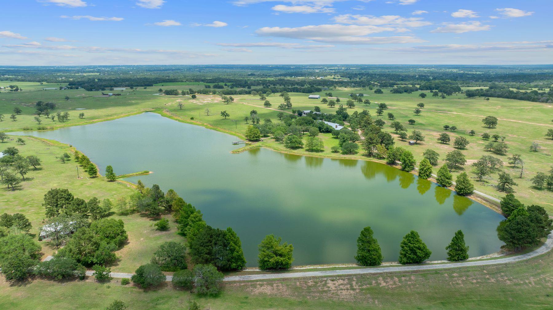 1063 Private Road 4485, Giddings, TX 78942
