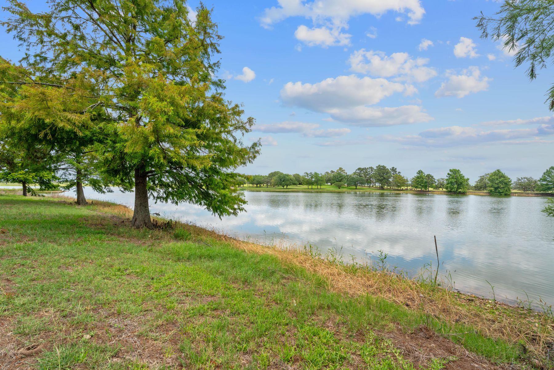 1063 Private Road 4485, Giddings, TX 78942