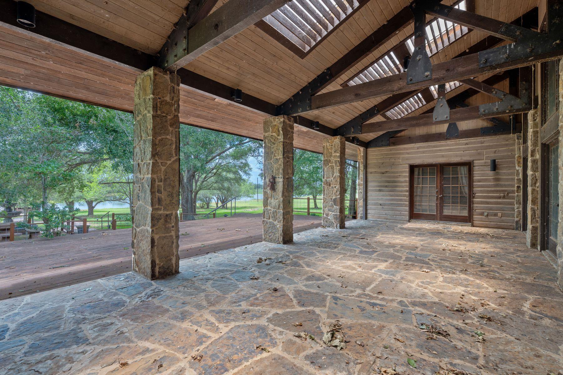 1063 Private Road 4485, Giddings, TX 78942