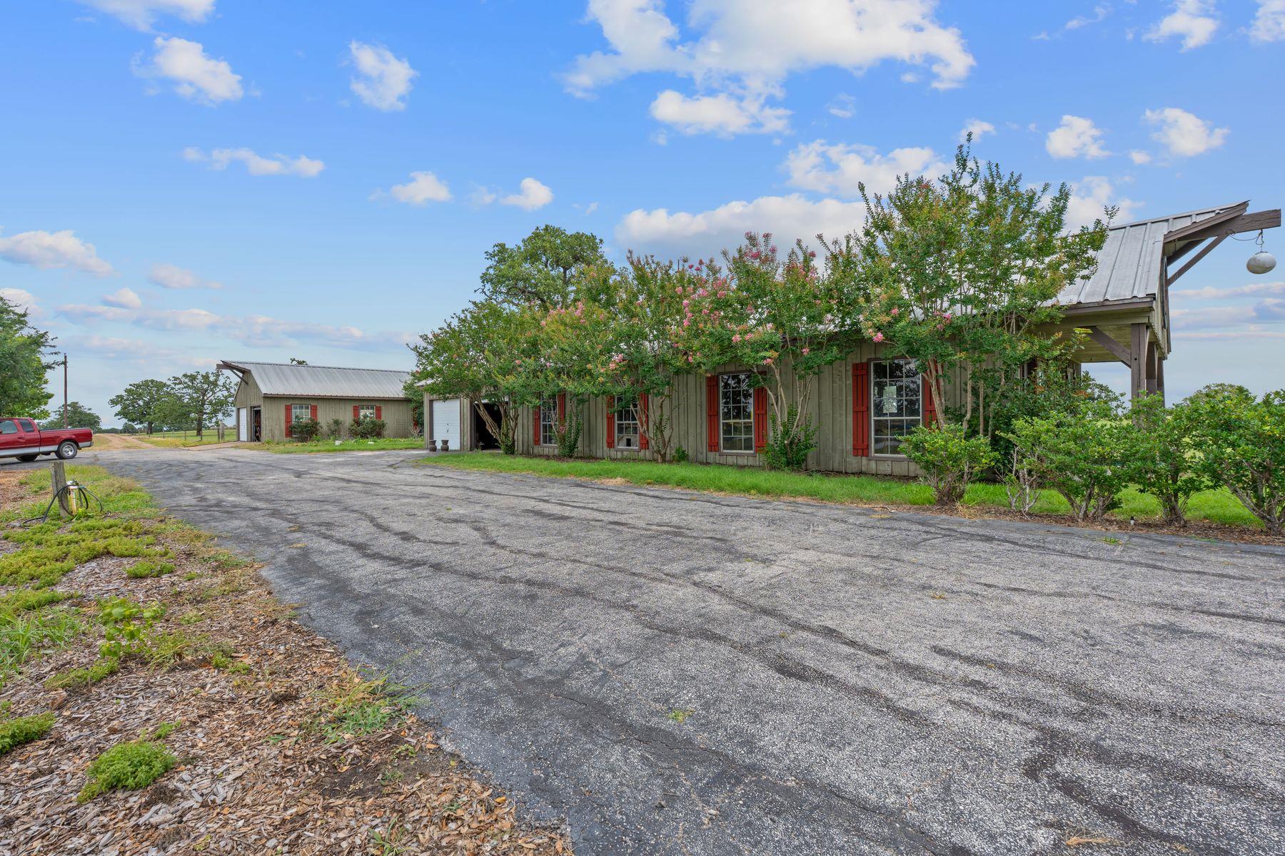 1063 Private Road 4485, Giddings, TX 78942