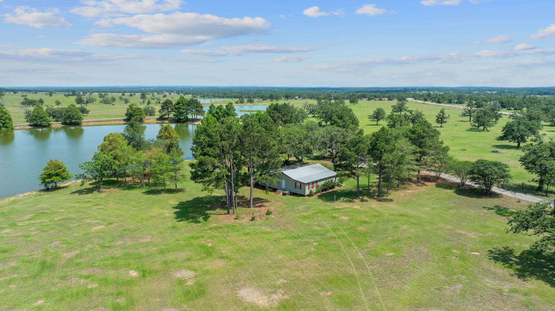 1063 Private Road 4485, Giddings, TX 78942