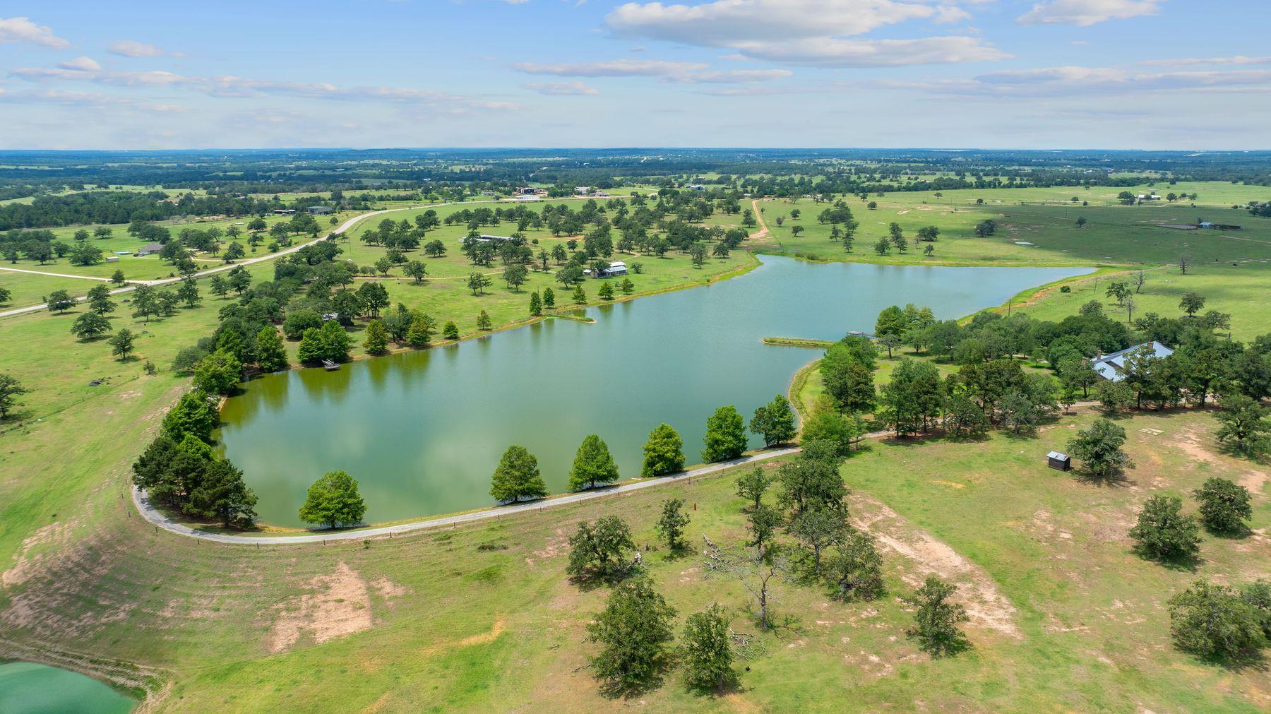 1063 Private Road 4485, Giddings, TX 78942