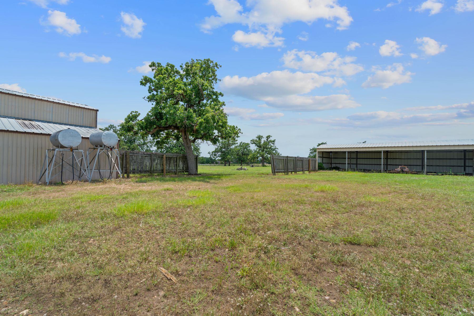 1063 Private Road 4485, Giddings, TX 78942