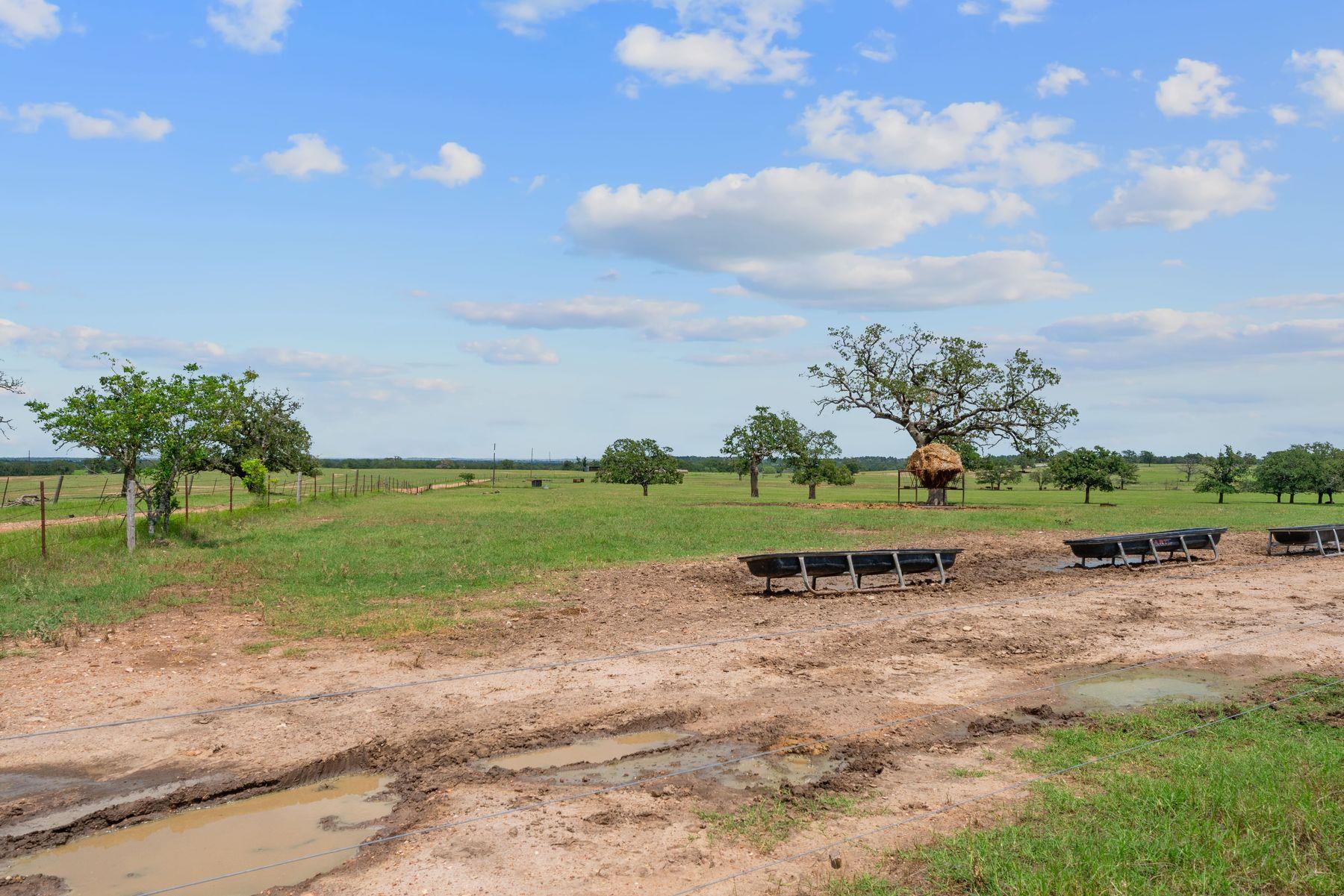 1063 Private Road 4485, Giddings, TX 78942