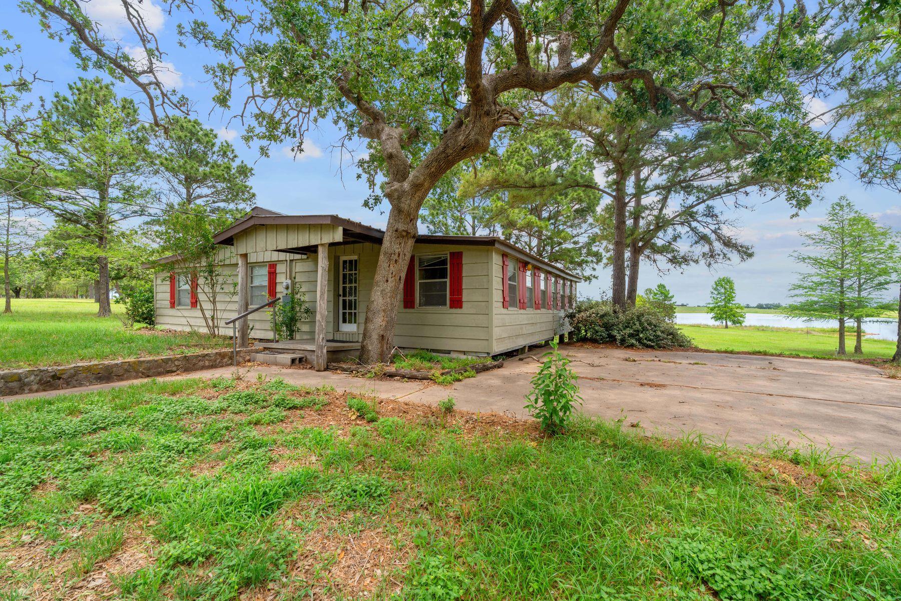 1063 Private Road 4485, Giddings, TX 78942
