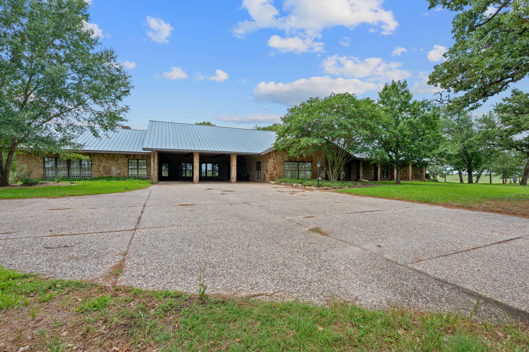 1063 Private Road 4485, Giddings, TX 78942