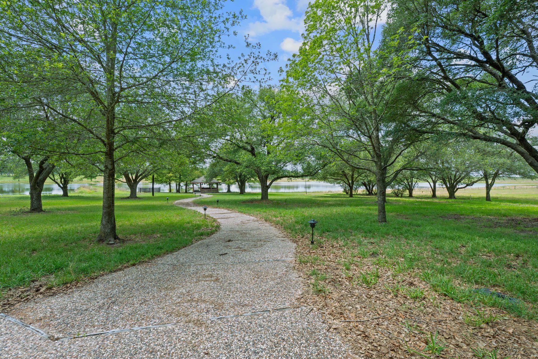 1063 Private Road 4485, Giddings, TX 78942