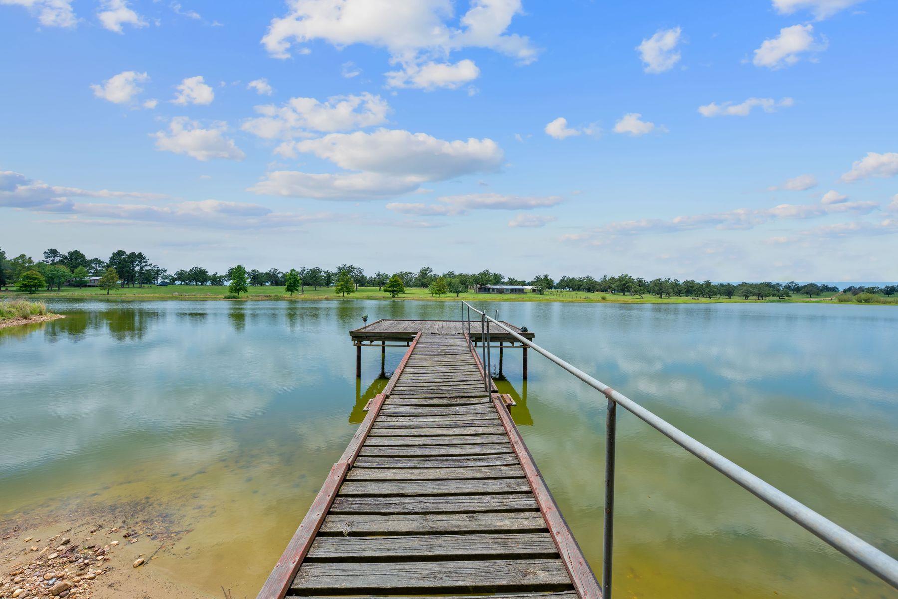 1063 Private Road 4485, Giddings, TX 78942
