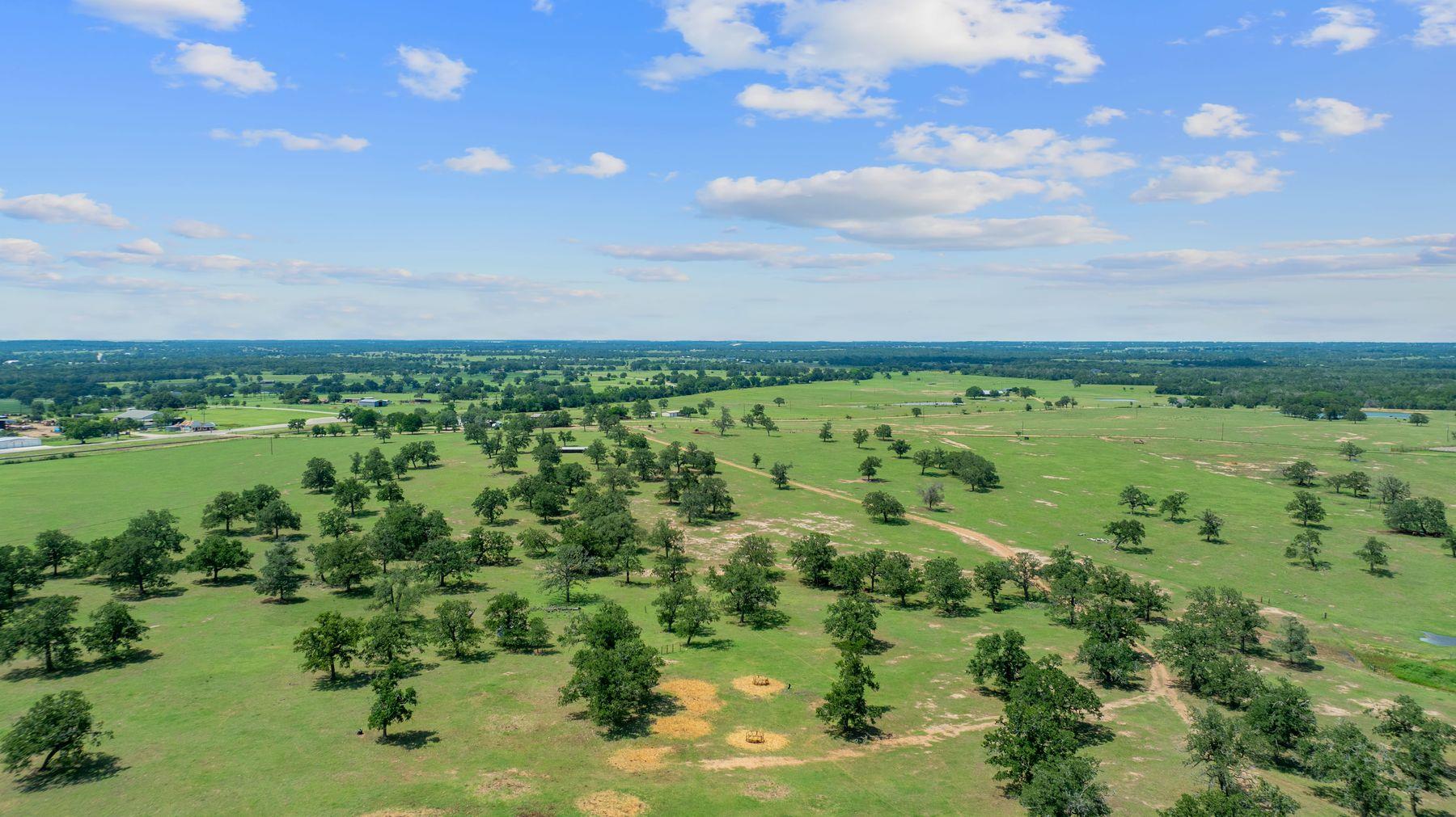 1063 Private Road 4485, Giddings, TX 78942