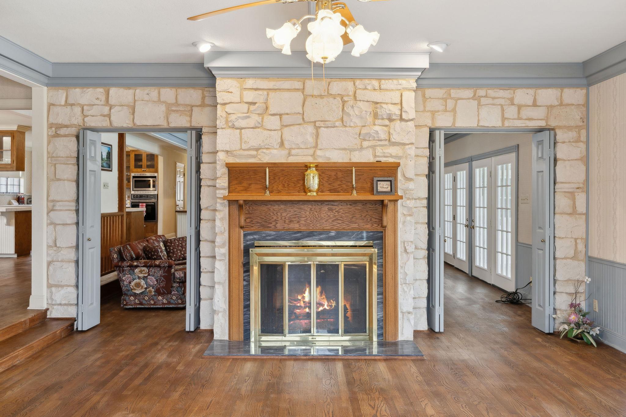 27846 Natural Bridge Caverns Rd, San Antonio, TX 78266