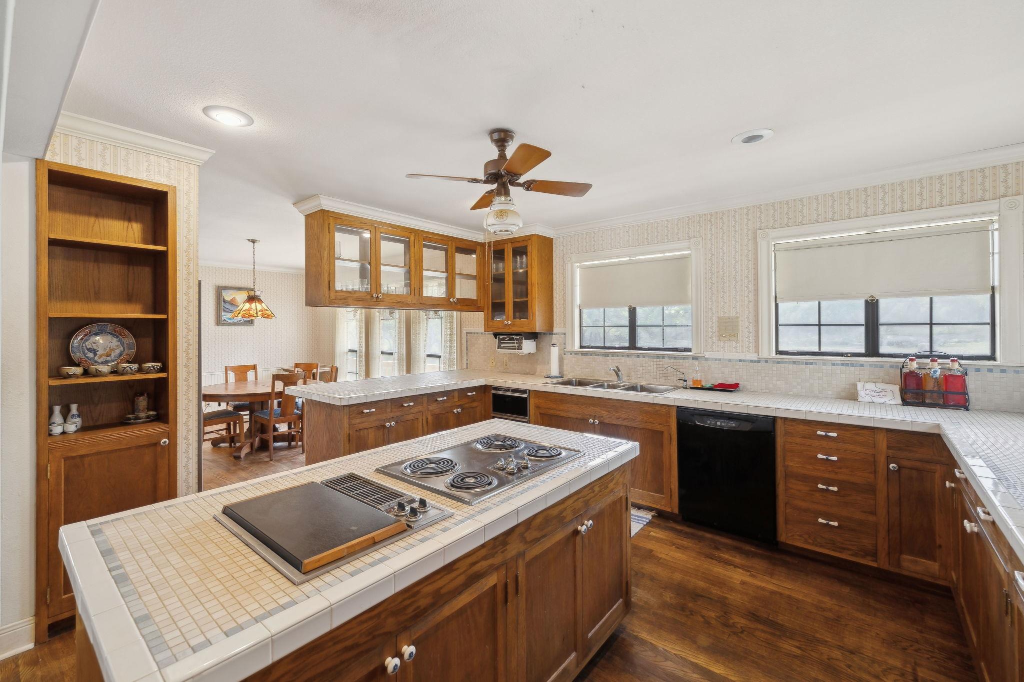 27846 Natural Bridge Caverns Rd, San Antonio, TX 78266