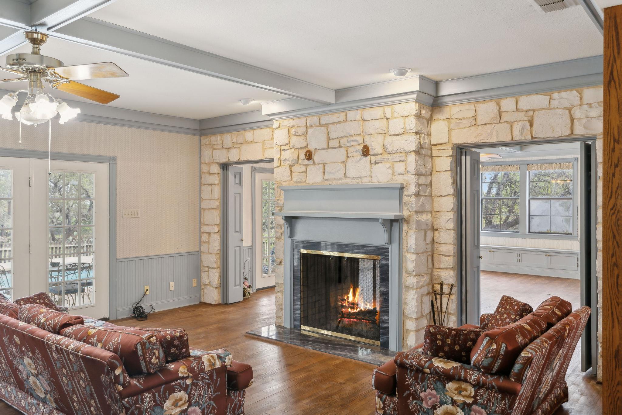 27846 Natural Bridge Caverns Rd, San Antonio, TX 78266