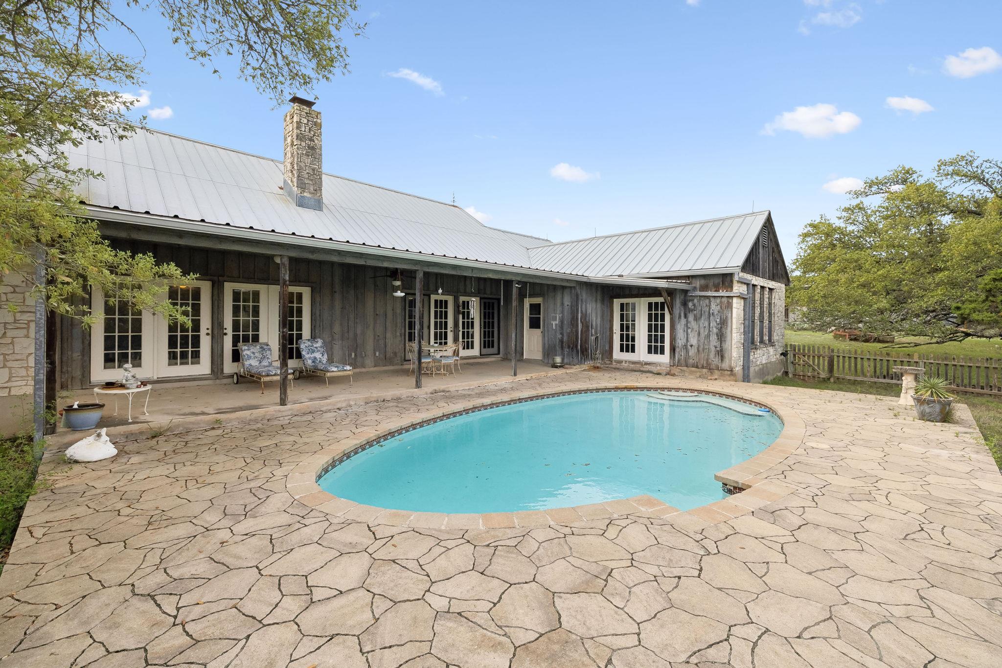 27846 Natural Bridge Caverns Rd, San Antonio, TX 78266