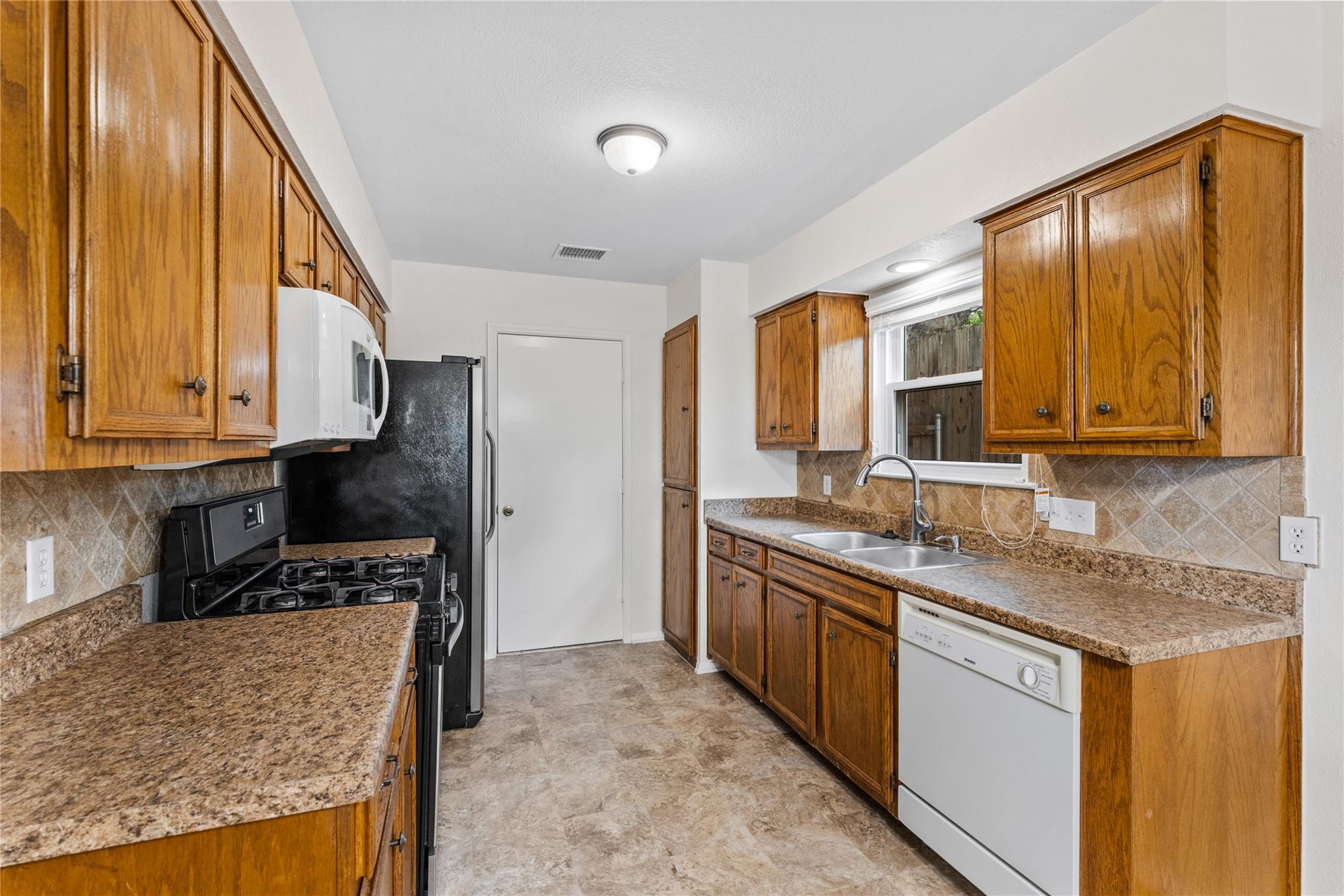 1404 Troy Ln, Round Rock, TX 78664