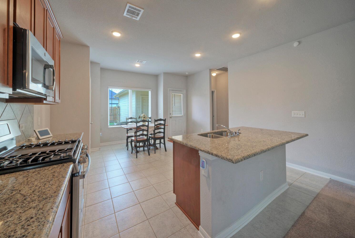 211 Timber Brook Dr, Hutto, TX 78634