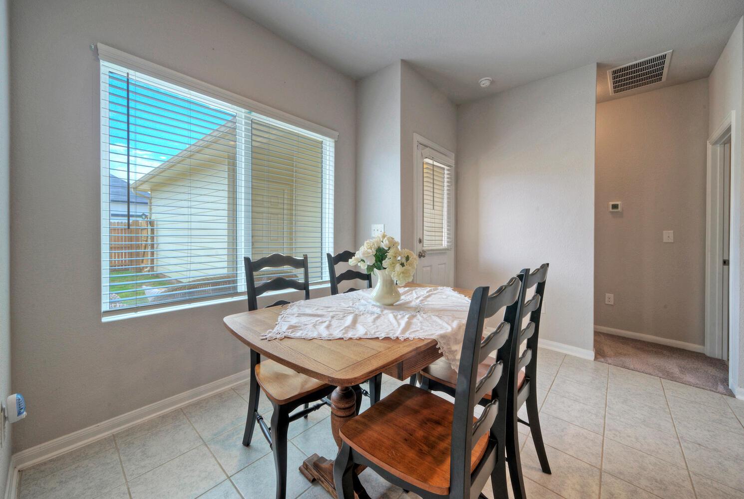 211 Timber Brook Dr, Hutto, TX 78634