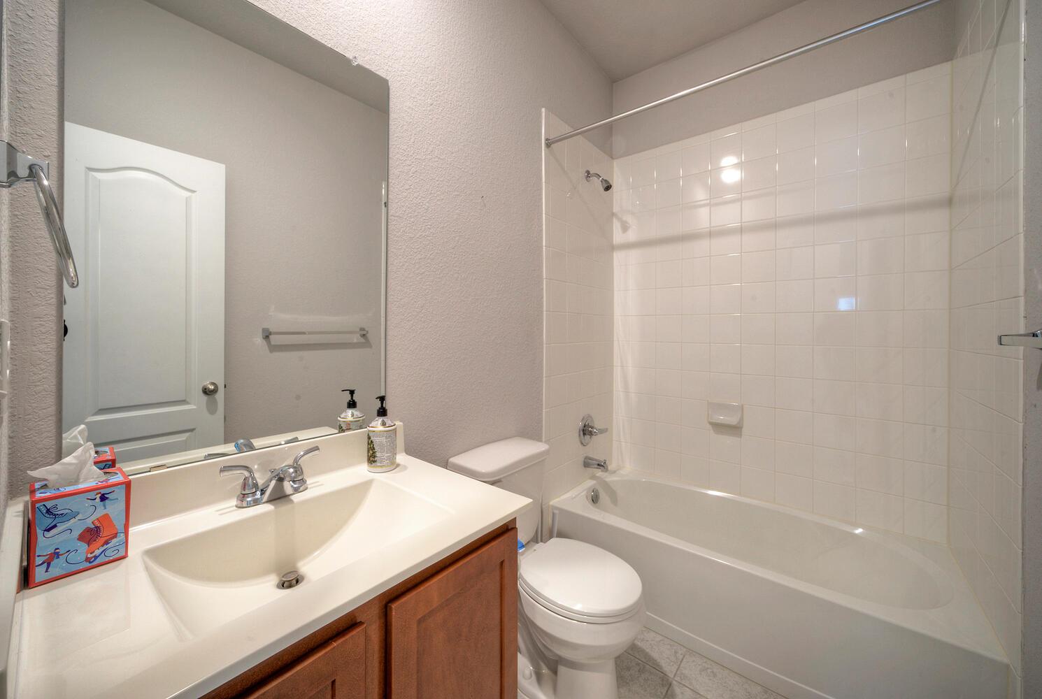 211 Timber Brook Dr, Hutto, TX 78634