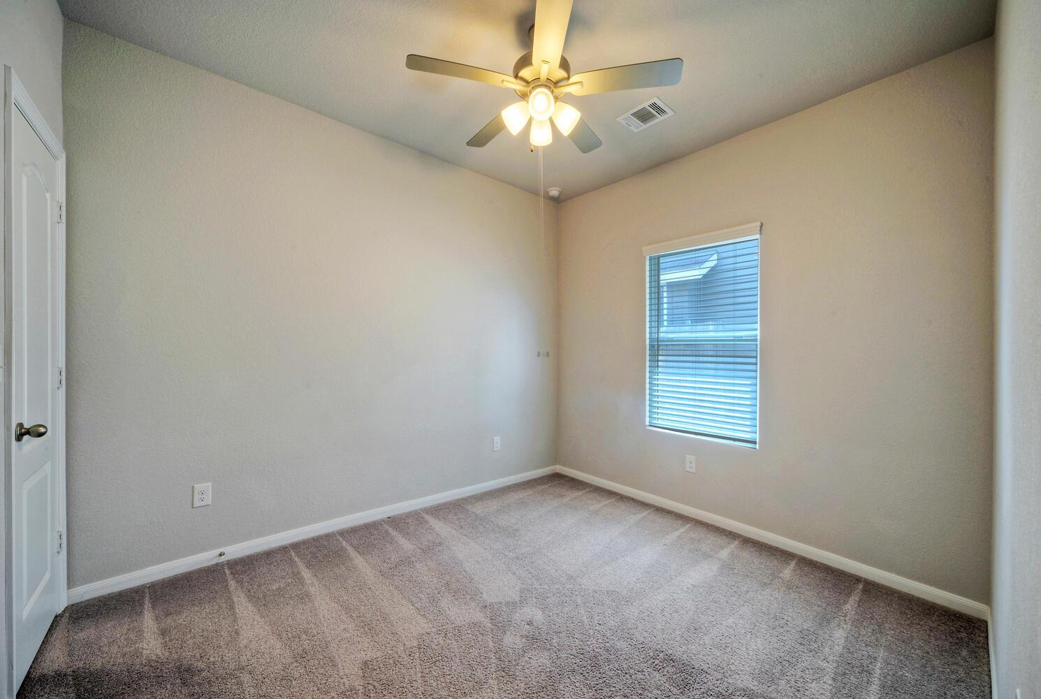 211 Timber Brook Dr, Hutto, TX 78634