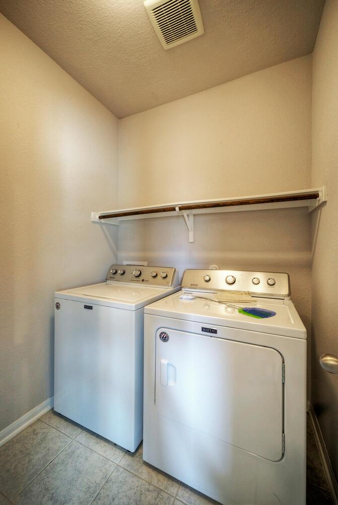 211 Timber Brook Dr, Hutto, TX 78634