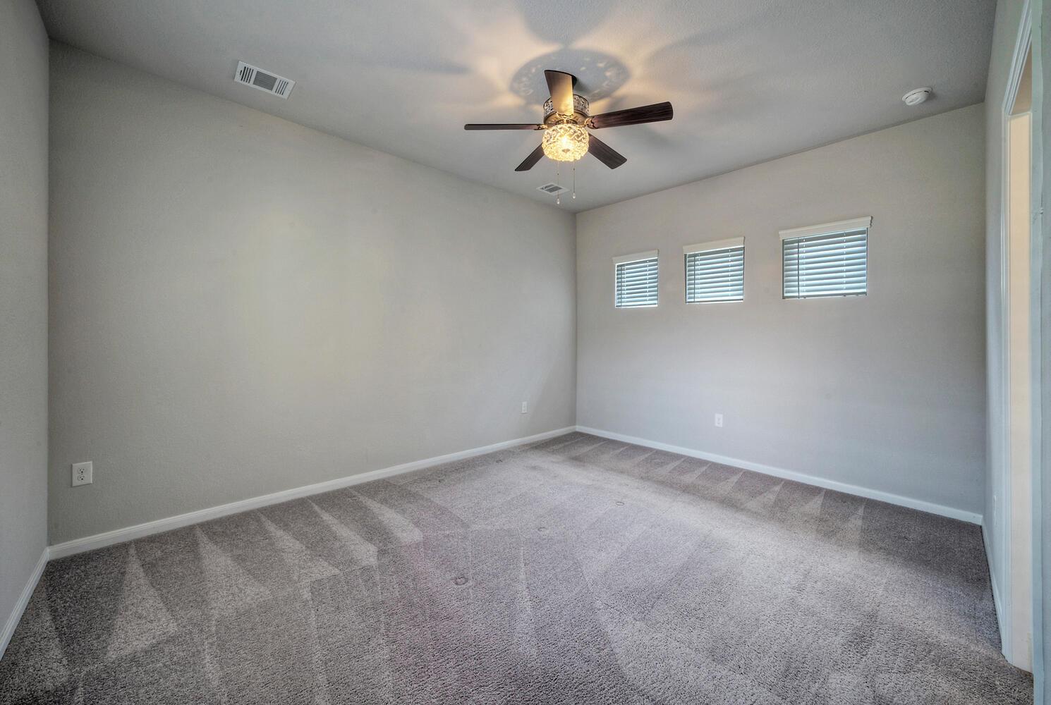 211 Timber Brook Dr, Hutto, TX 78634