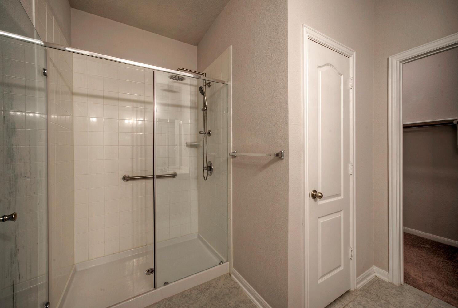 211 Timber Brook Dr, Hutto, TX 78634