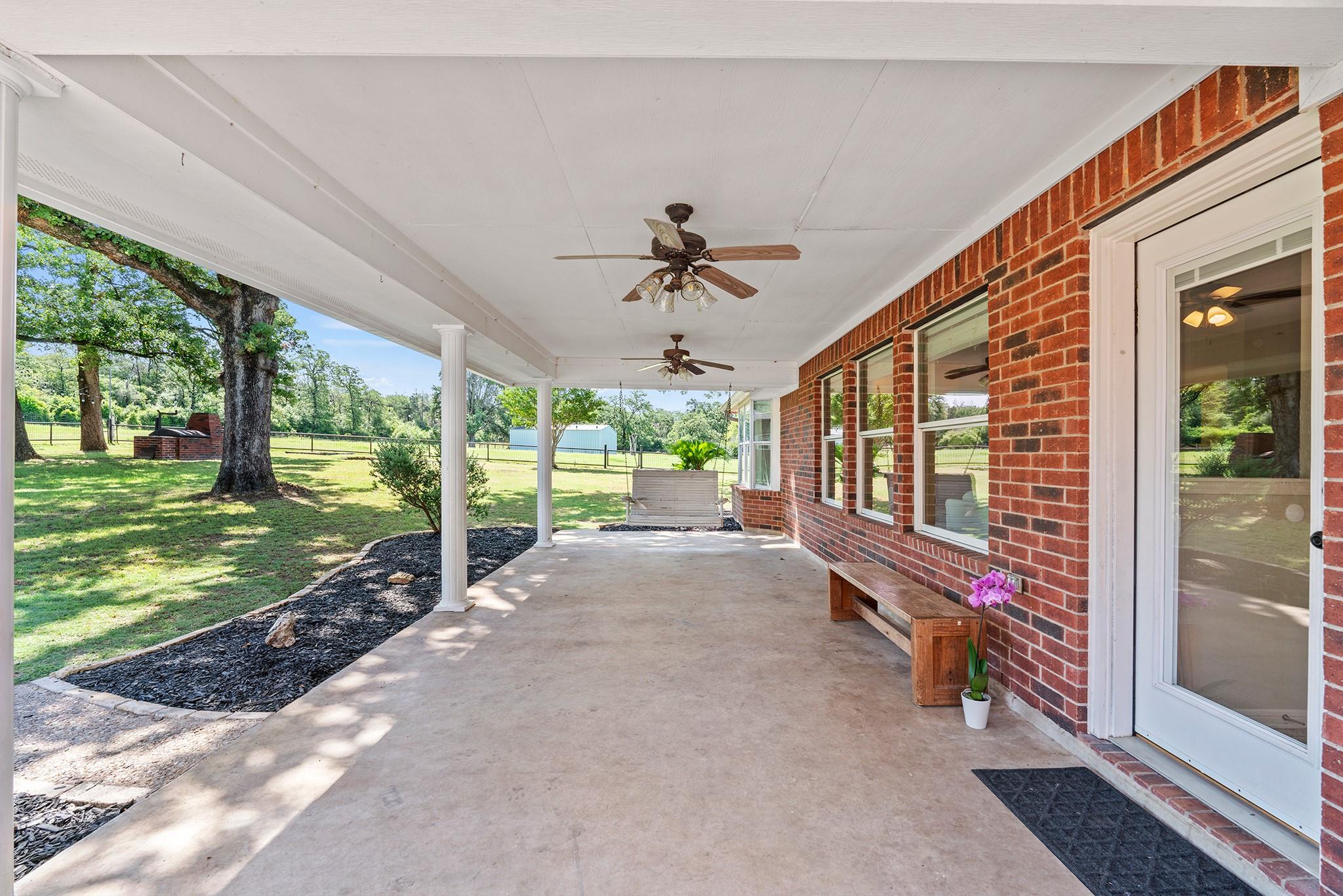 2140 County Road 305, Rockdale, TX 76567