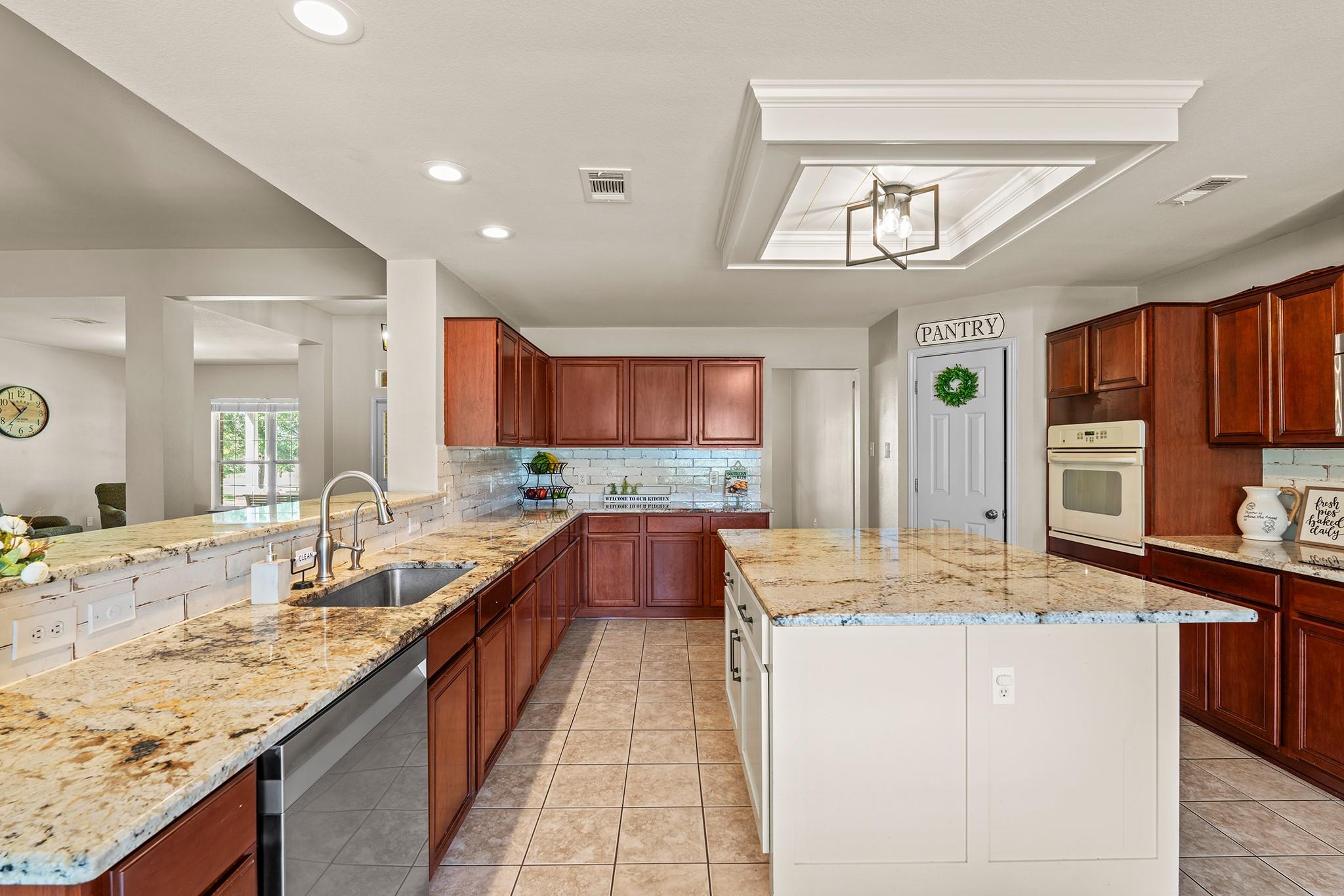 2140 County Road 305, Rockdale, TX 76567