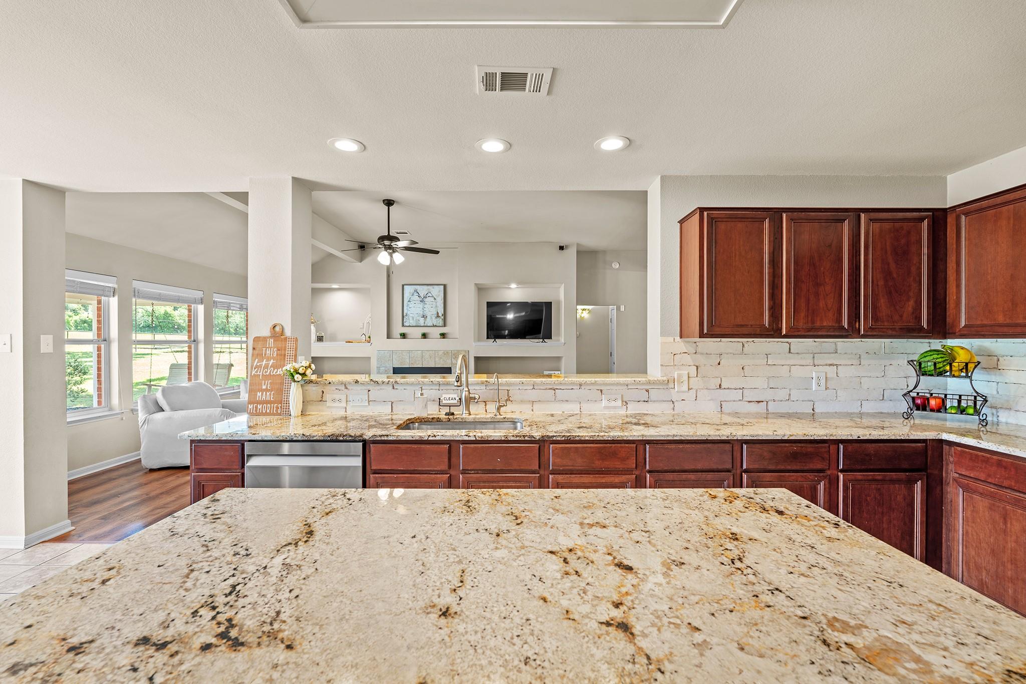 2140 County Road 305, Rockdale, TX 76567