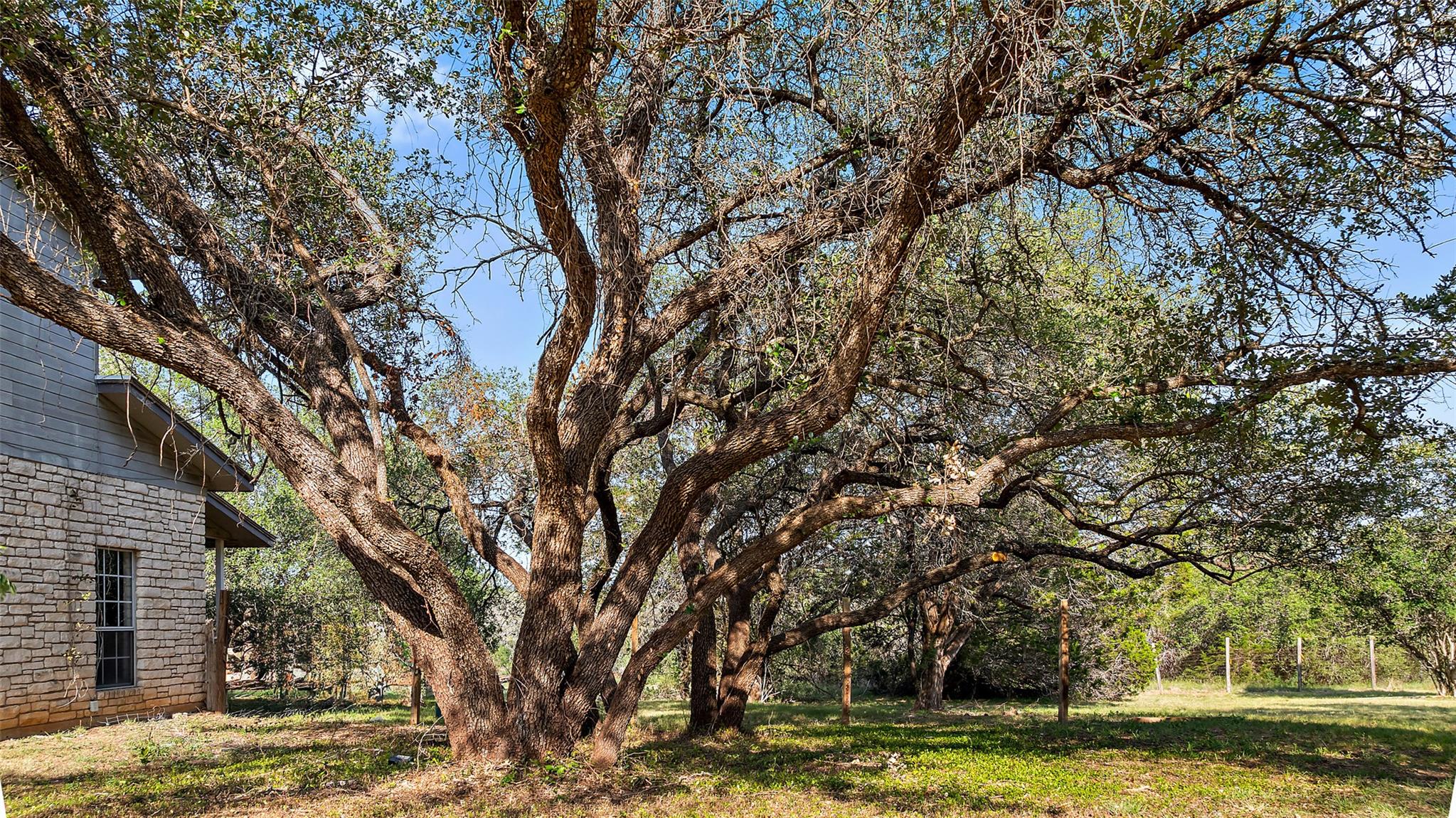 4414 Three Creek Trl, Spicewood, TX 78669