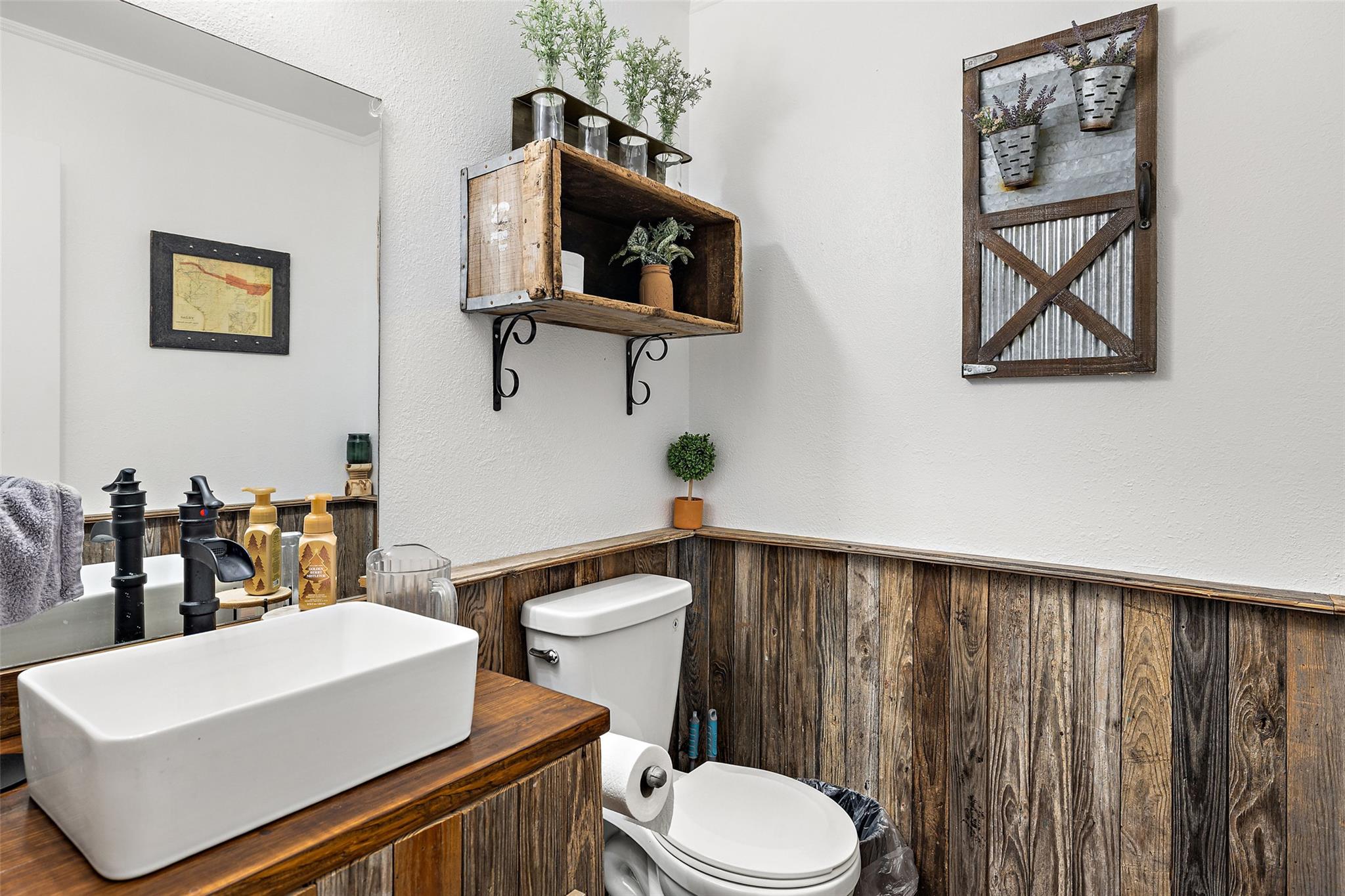 4414 Three Creek Trl, Spicewood, TX 78669