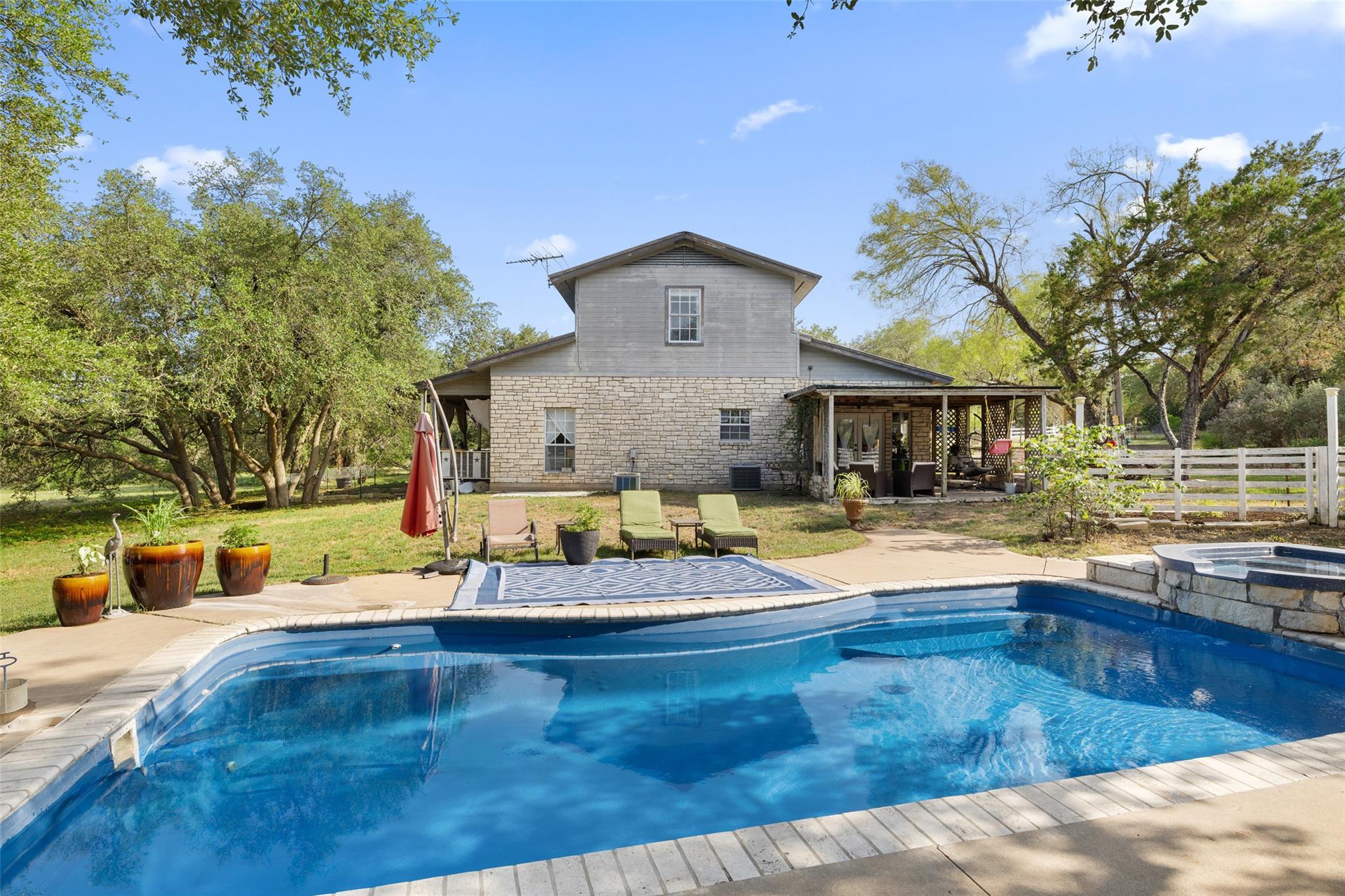 4414 Three Creek Trl, Spicewood, TX 78669