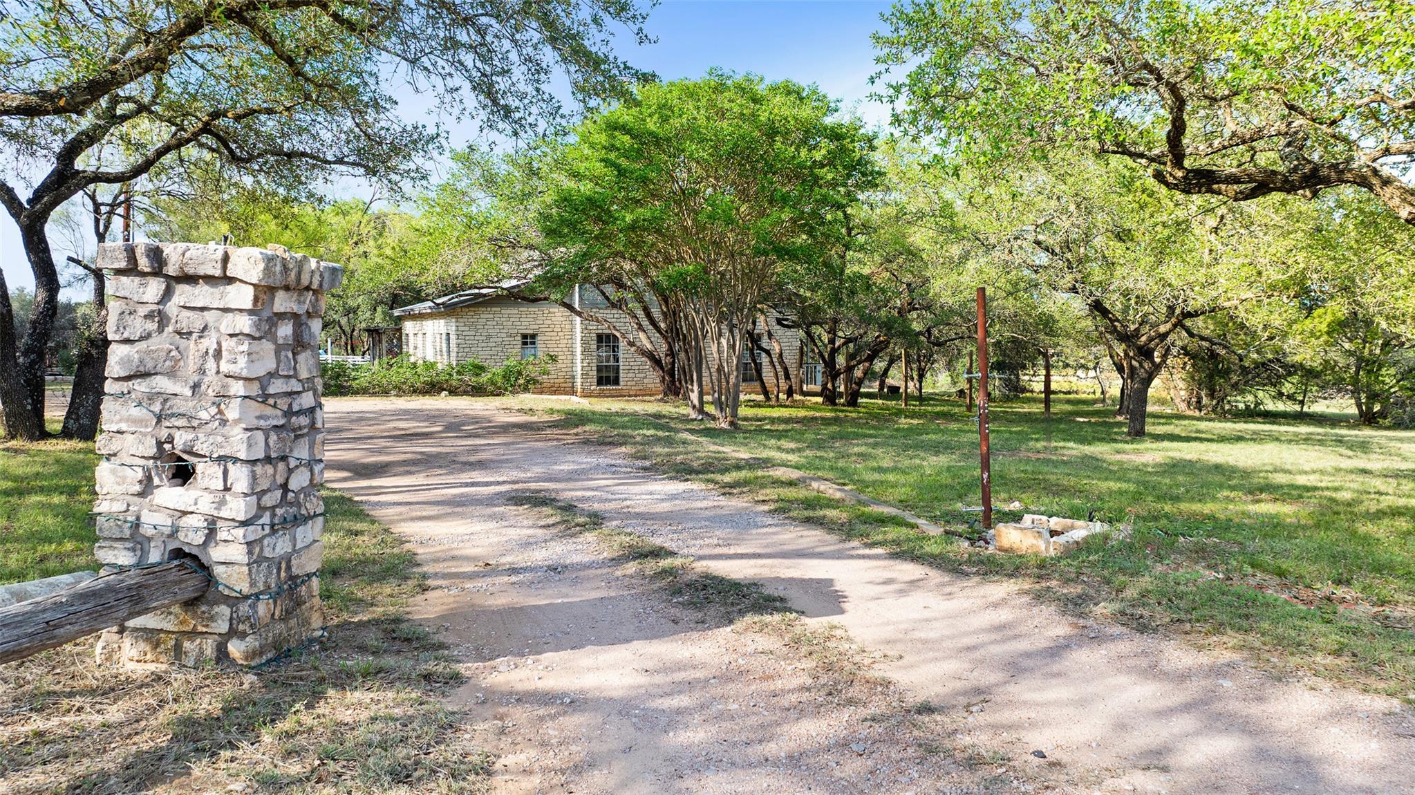 4414 Three Creek Trl, Spicewood, TX 78669