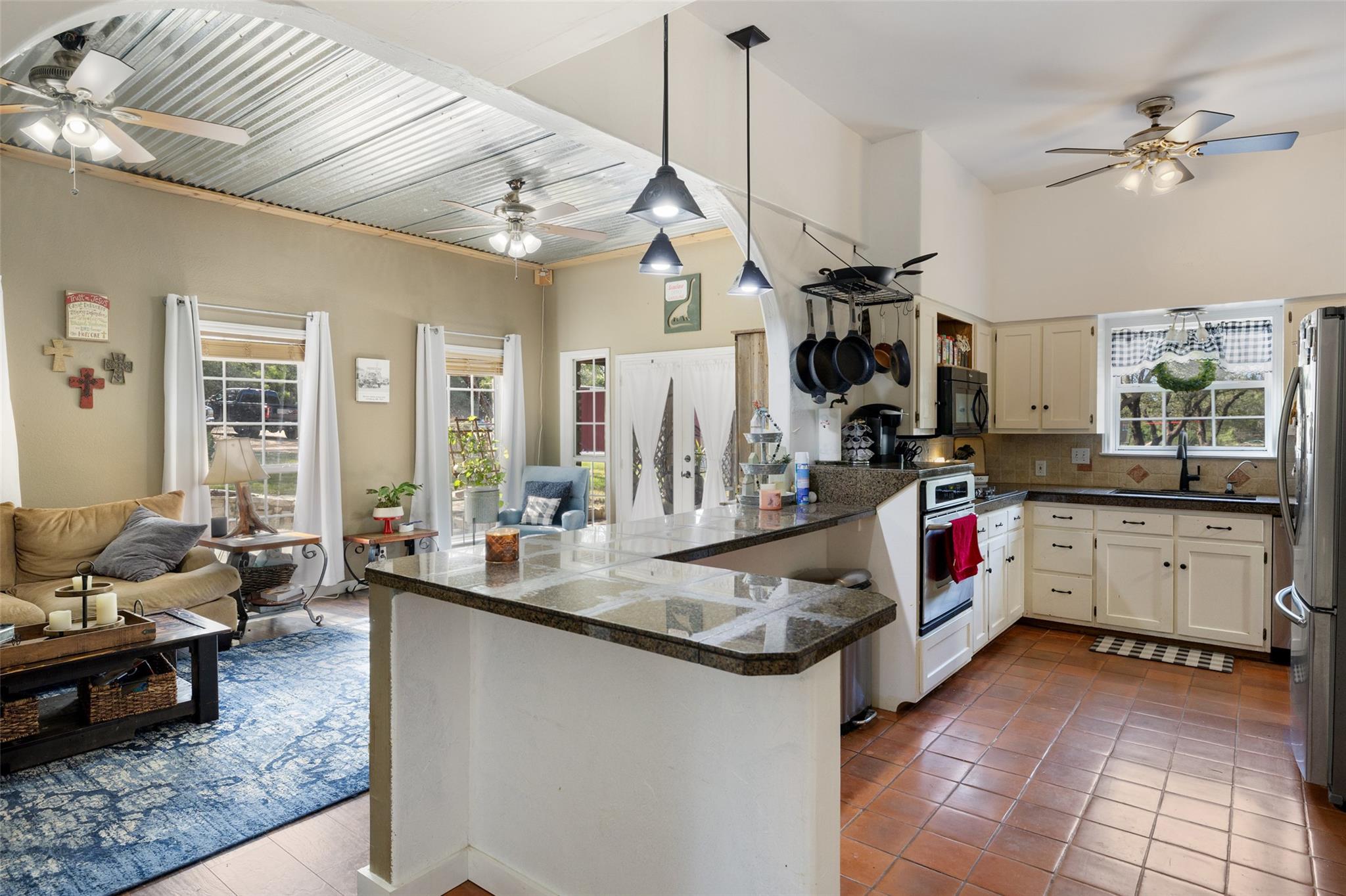 4414 Three Creek Trl, Spicewood, TX 78669