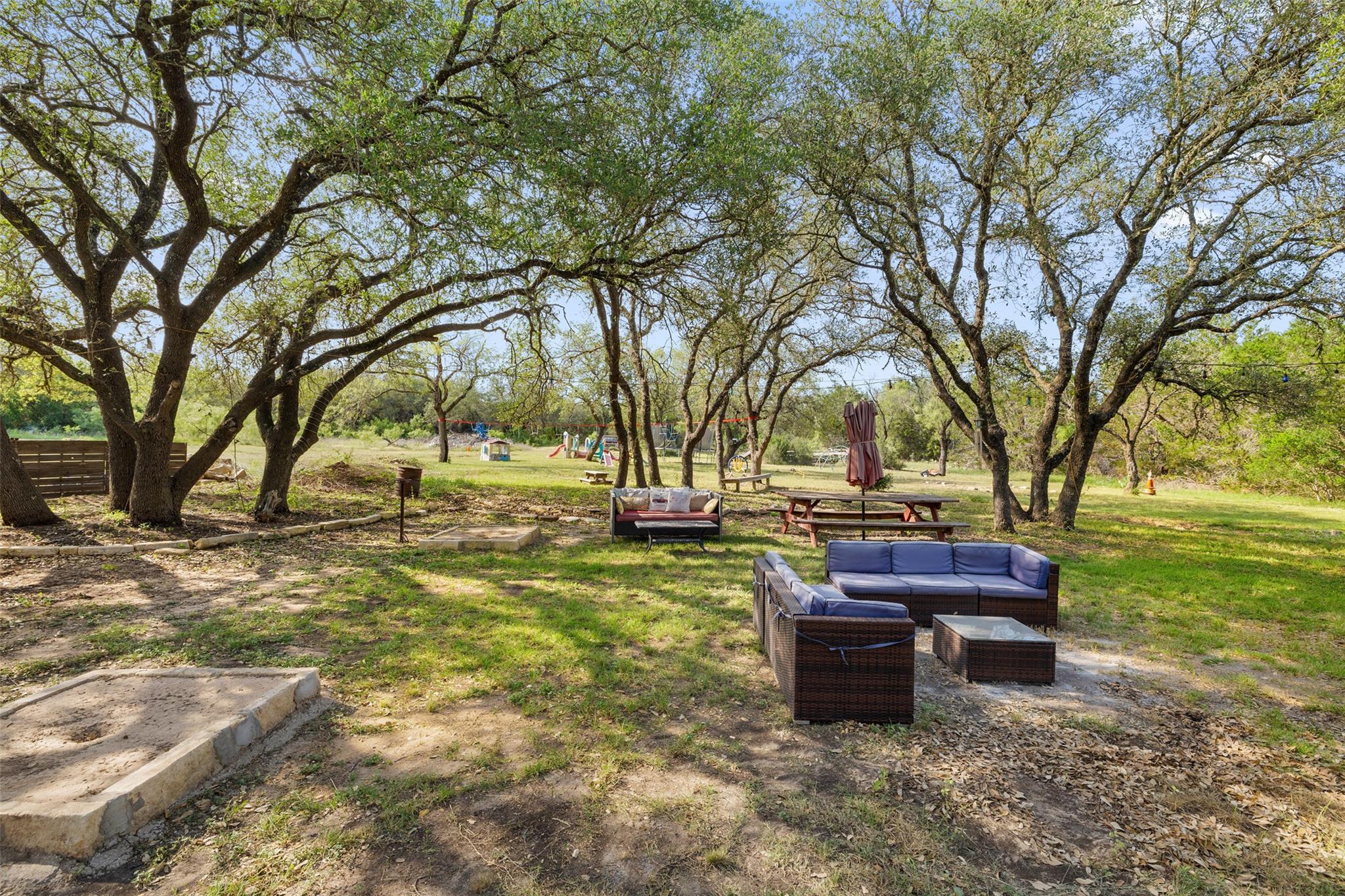 4414 Three Creek Trl, Spicewood, TX 78669