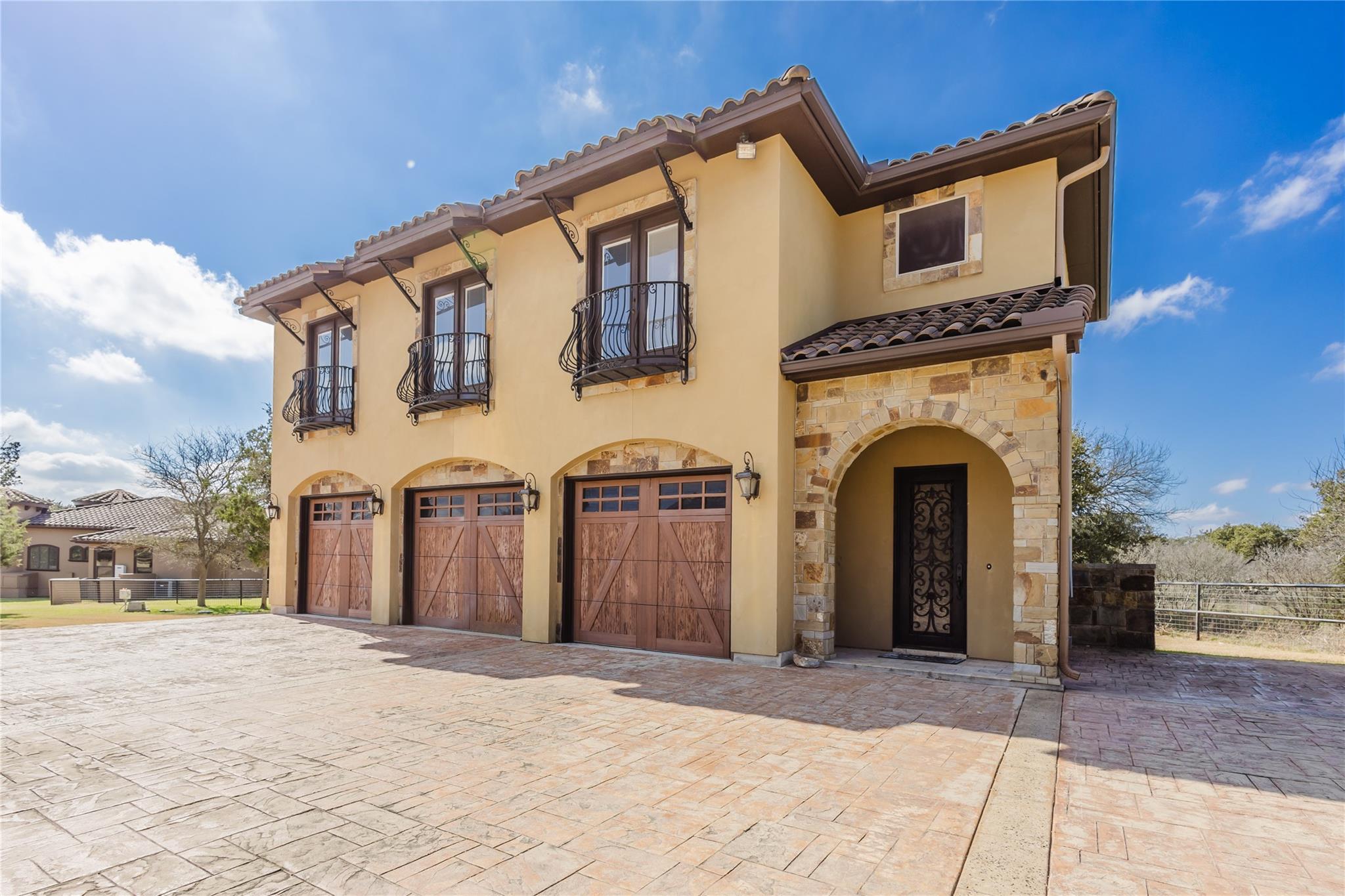 1024 Spanish Trl, New Braunfels, TX 78132