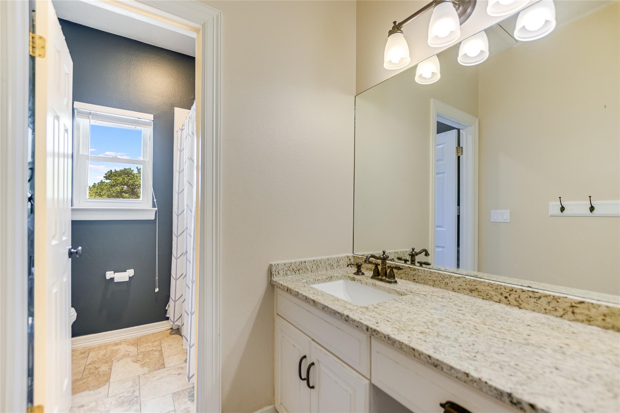 1011 Oak Meadow Dr, Dripping Springs, TX 78620