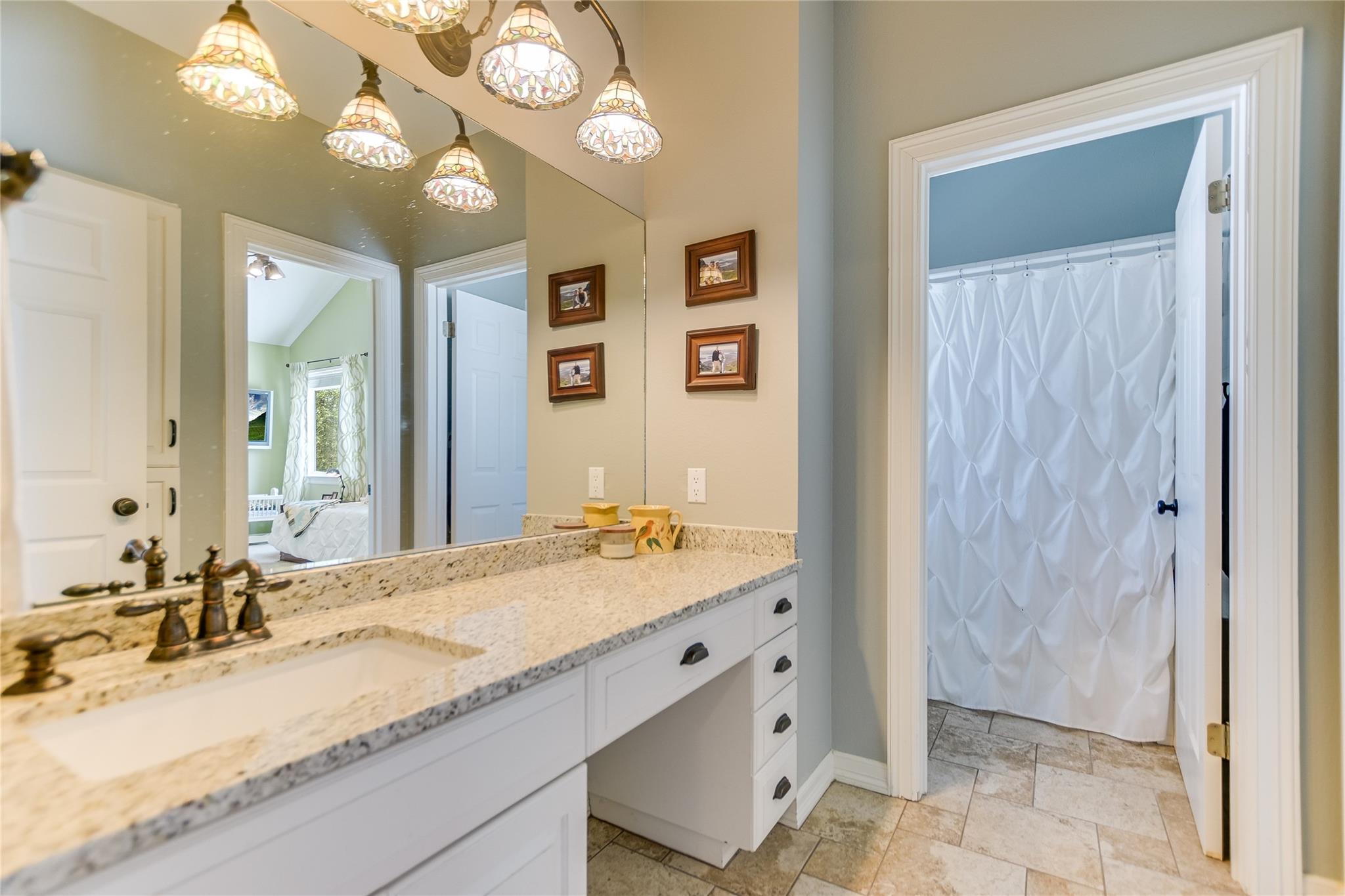 1011 Oak Meadow Dr, Dripping Springs, TX 78620