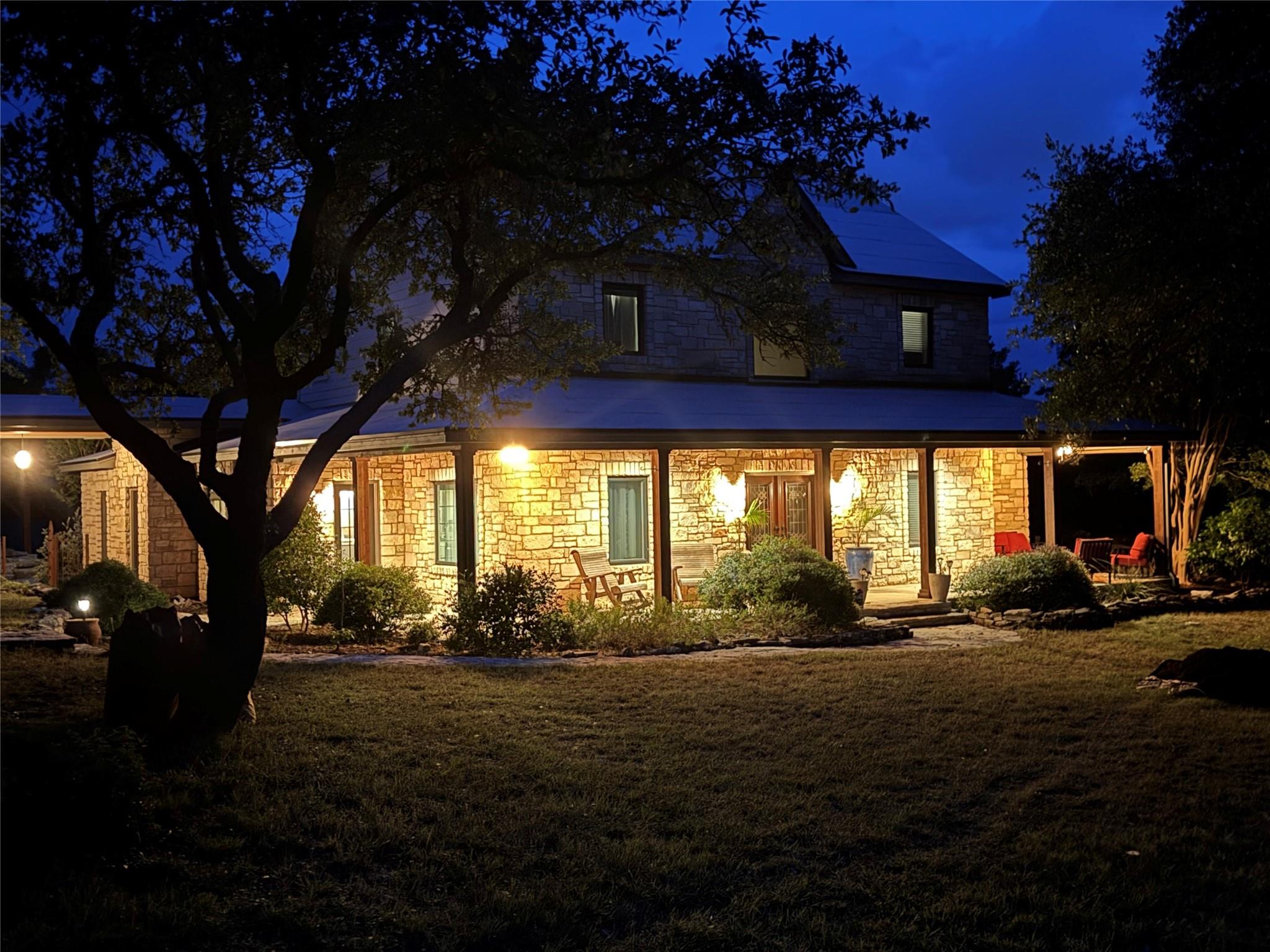1011 Oak Meadow Dr, Dripping Springs, TX 78620
