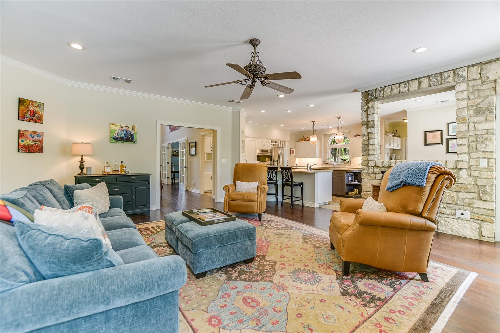 1011 Oak Meadow Dr, Dripping Springs, TX 78620