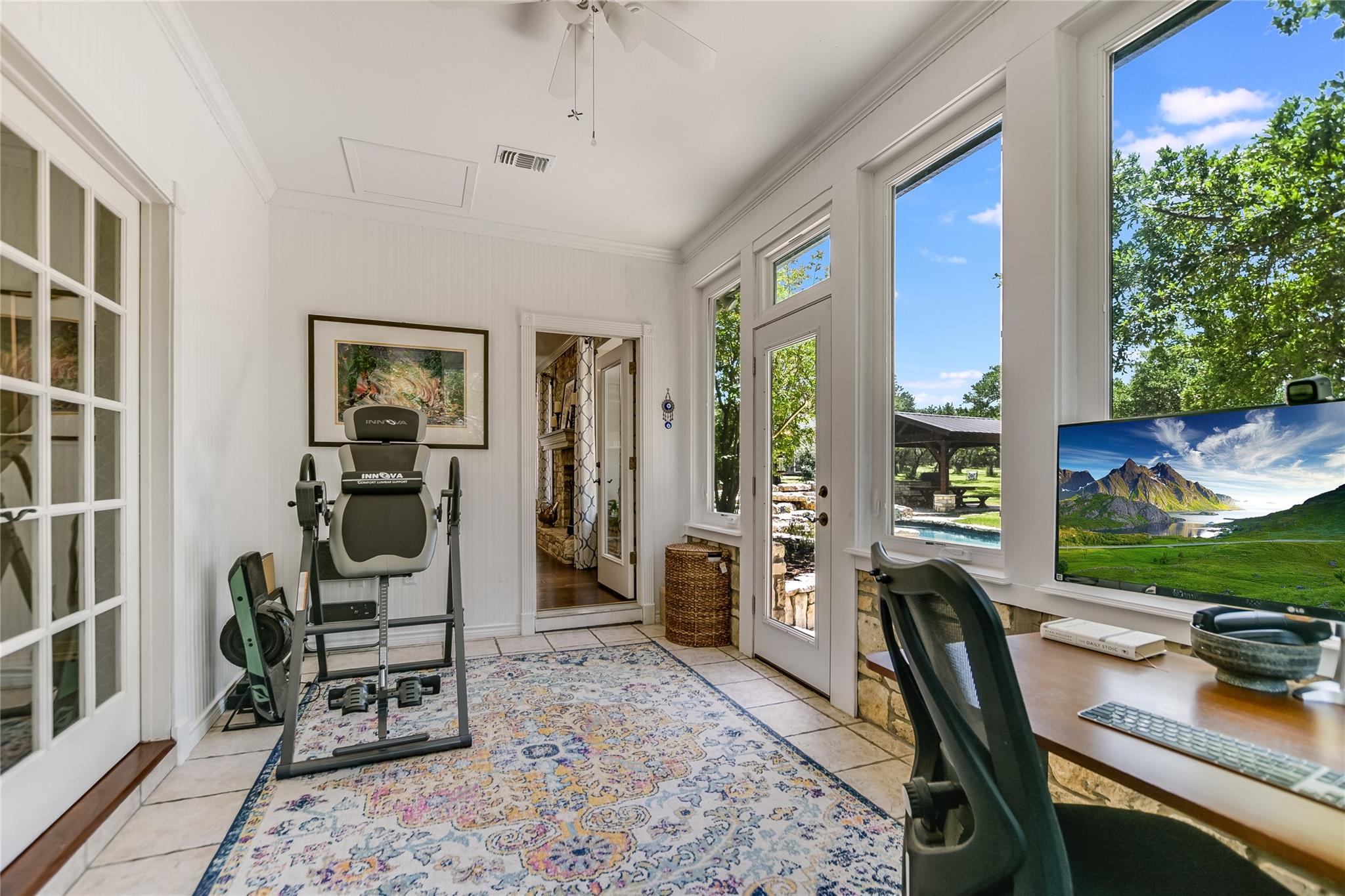 1011 Oak Meadow Dr, Dripping Springs, TX 78620