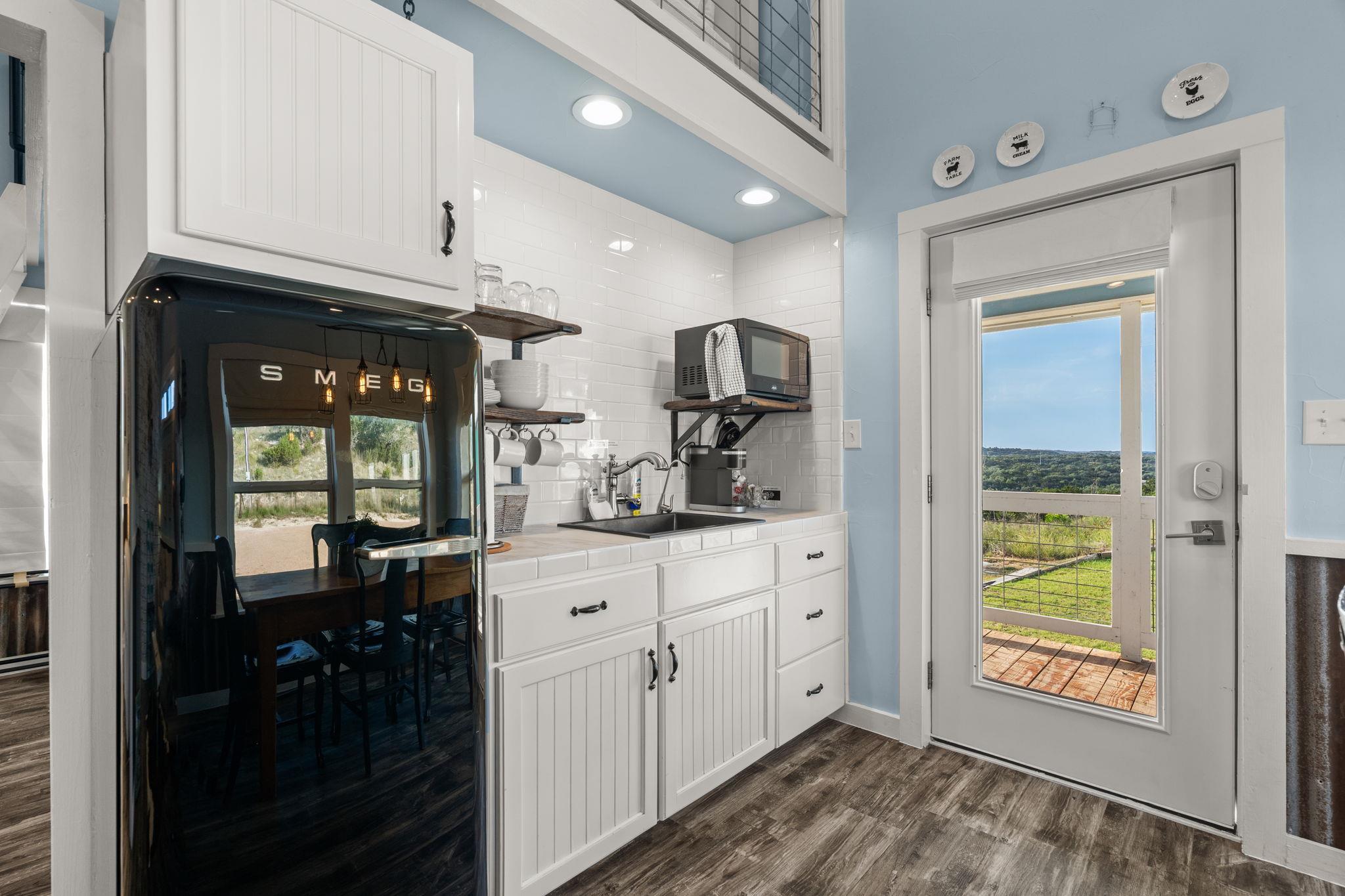 365 Billy Sisson Rd, Johnson City, TX 78636