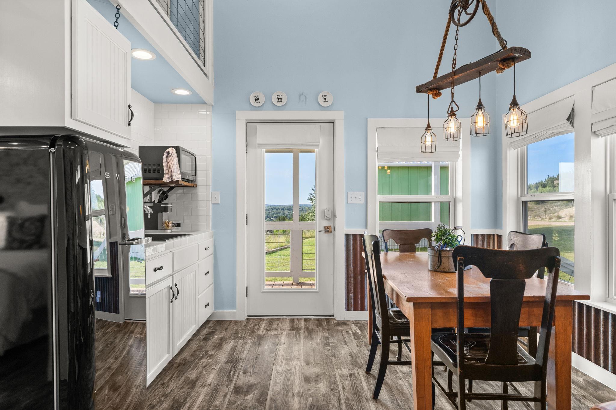 365 Billy Sisson Rd, Johnson City, TX 78636