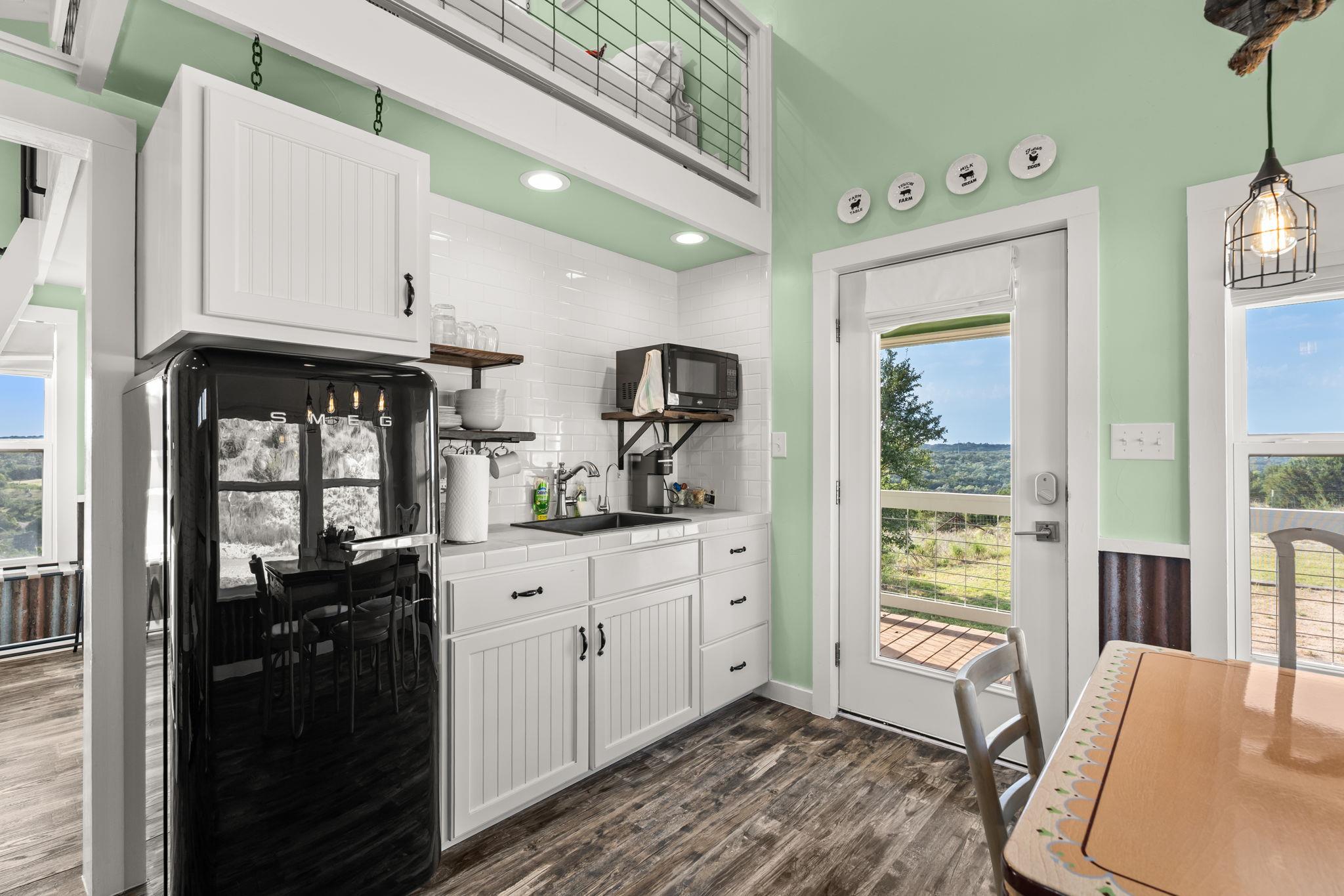 365 Billy Sisson Rd, Johnson City, TX 78636