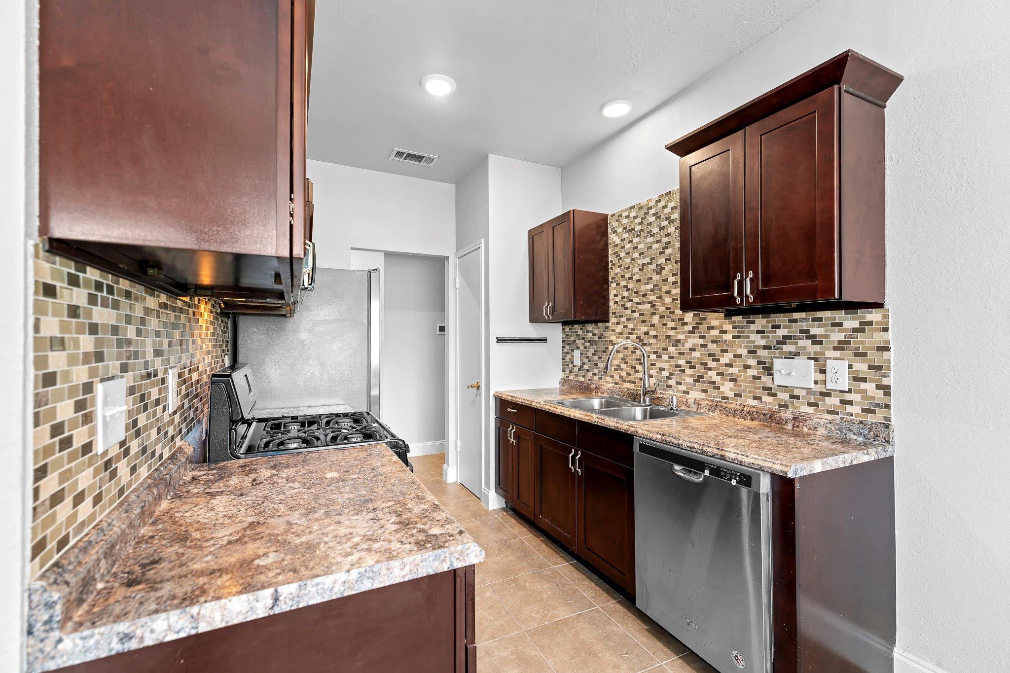1207 York Castle Dr, Pflugerville, TX 78660
