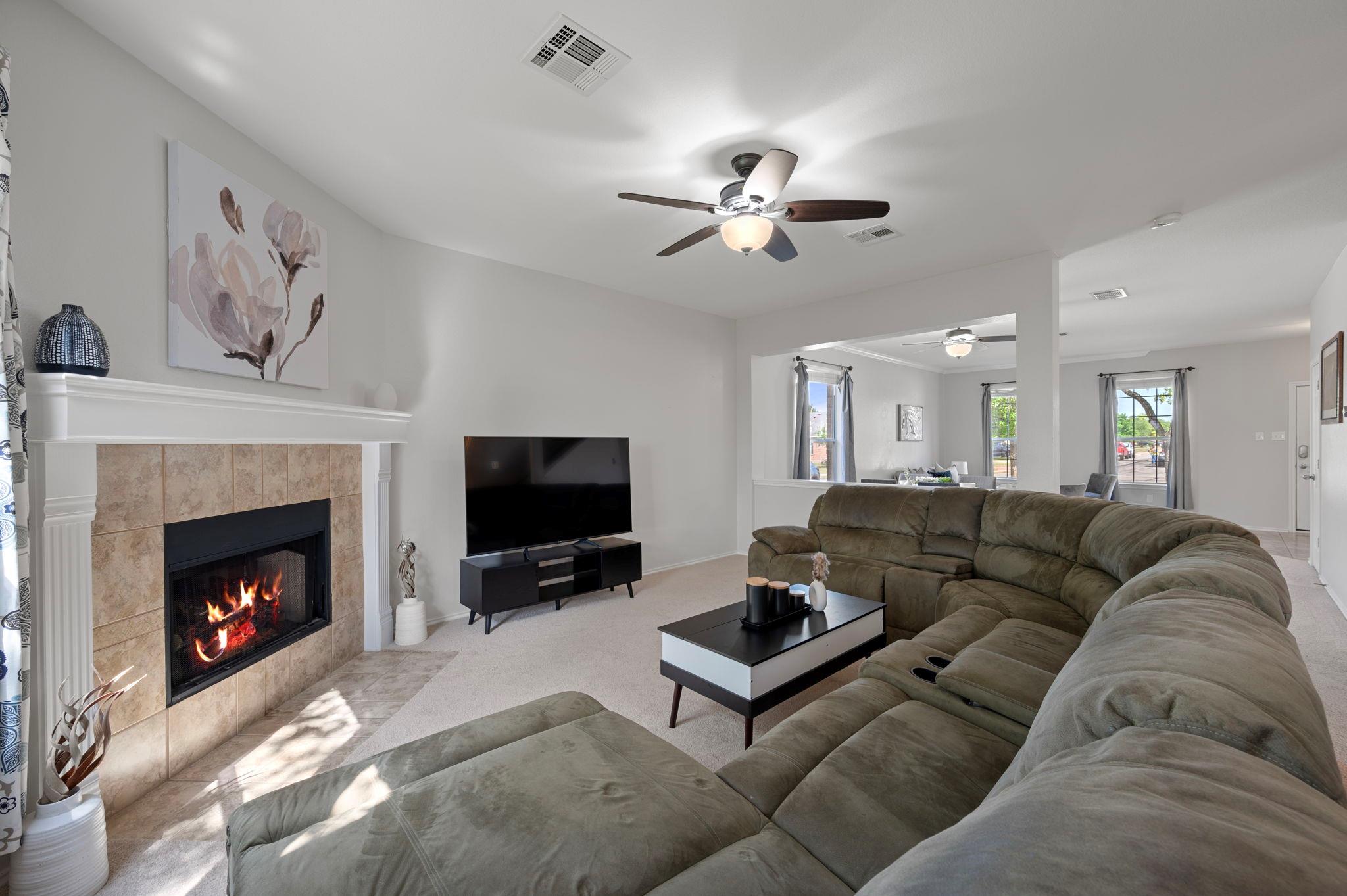 145 Trinity Dr, Kyle, TX 78640