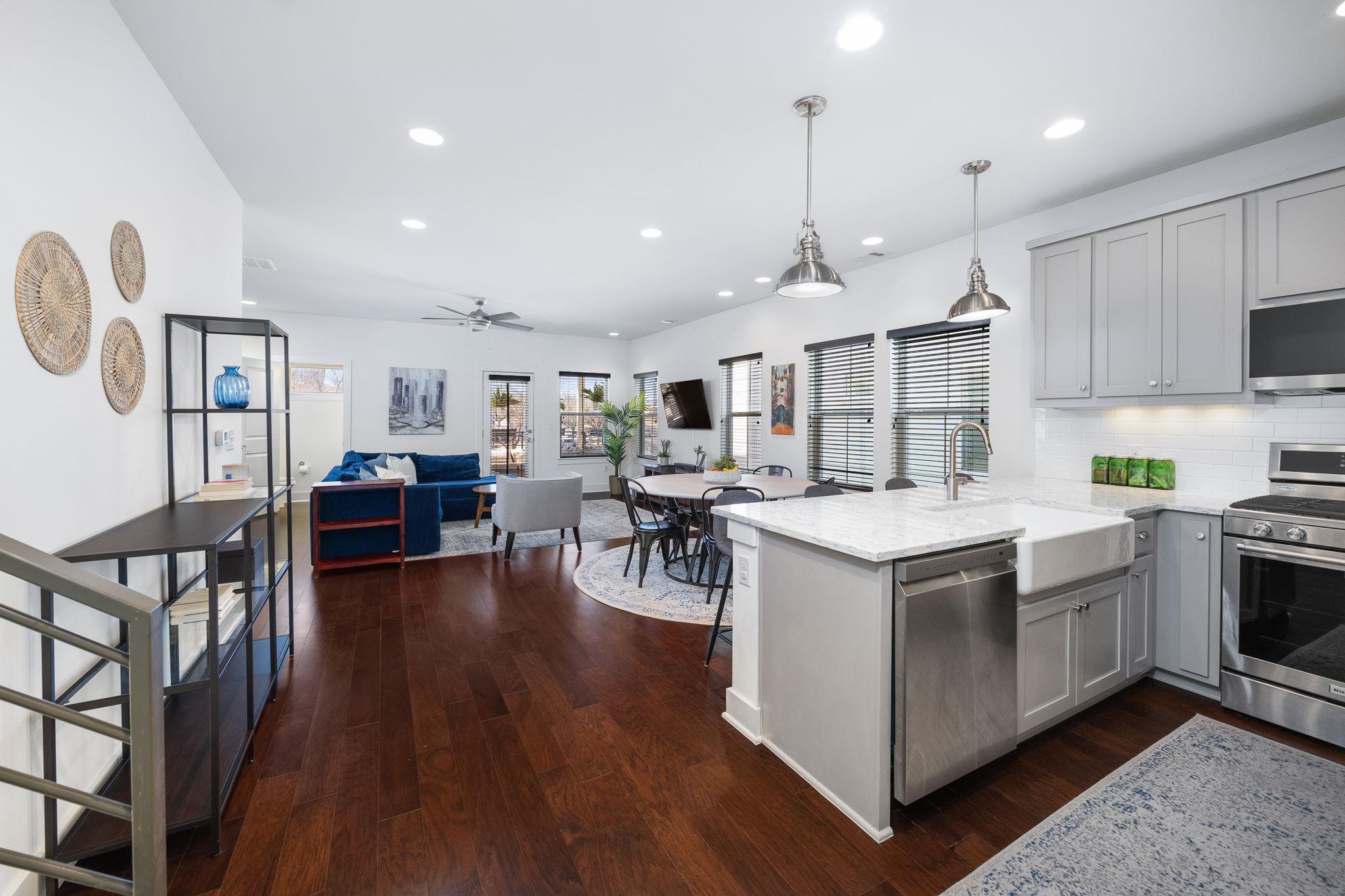 2703 Halcyon Dr # Eight, Austin, TX 78702