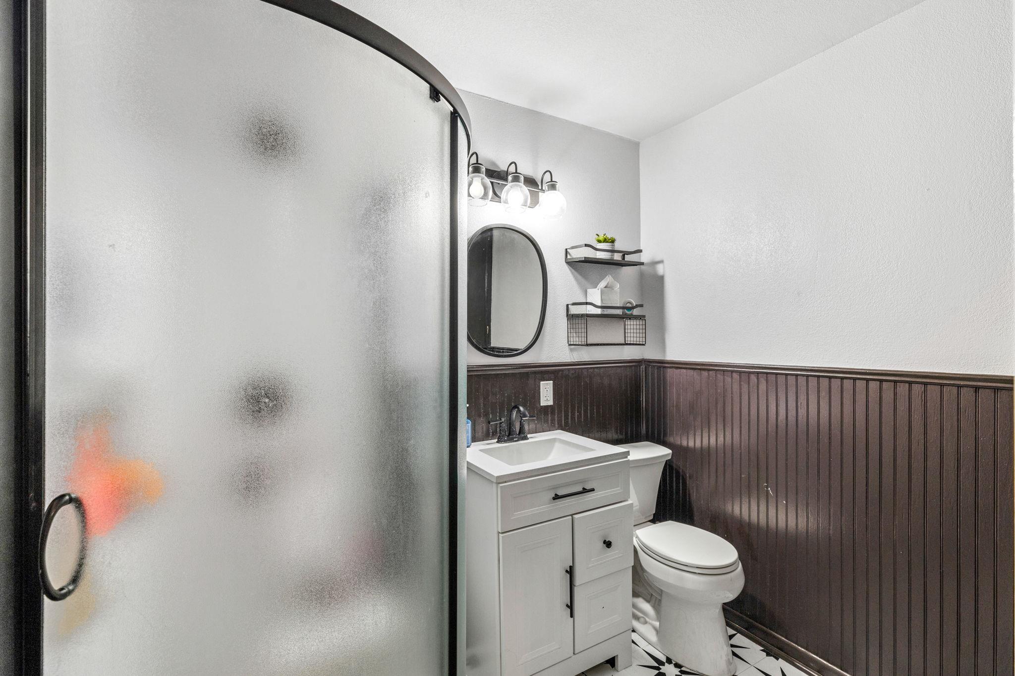 116 S Hackberry Ave, Luling, TX 78648