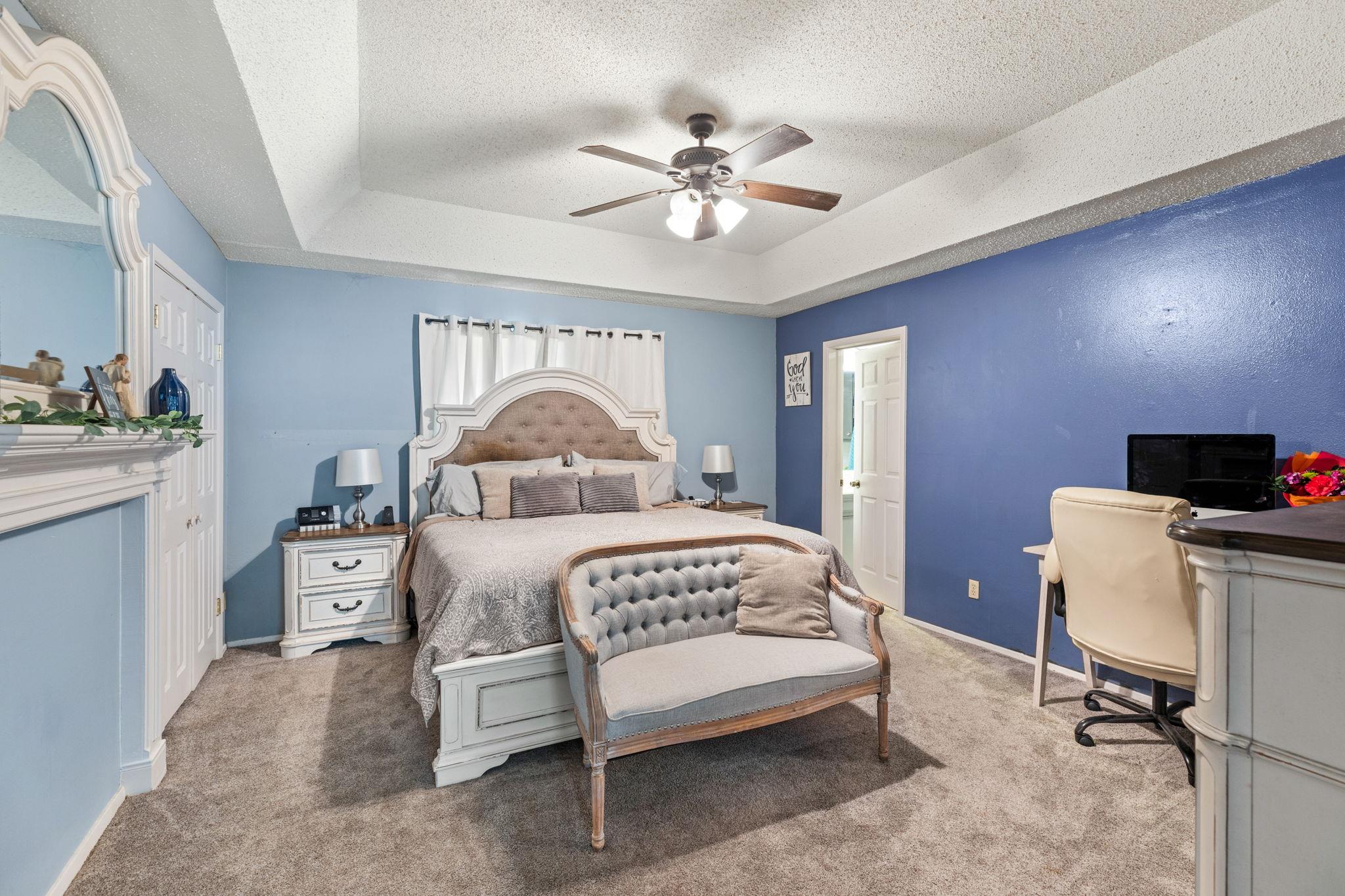 116 S Hackberry Ave, Luling, TX 78648