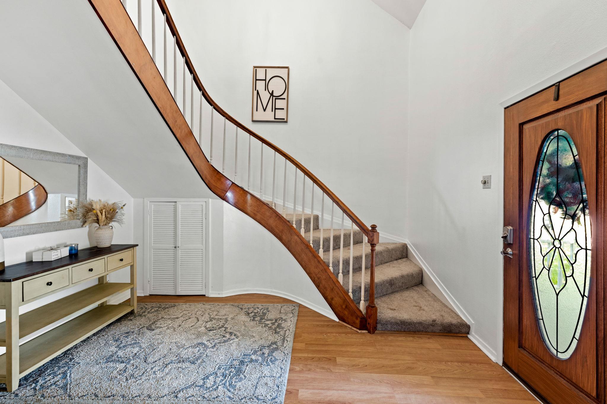 116 S Hackberry Ave, Luling, TX 78648