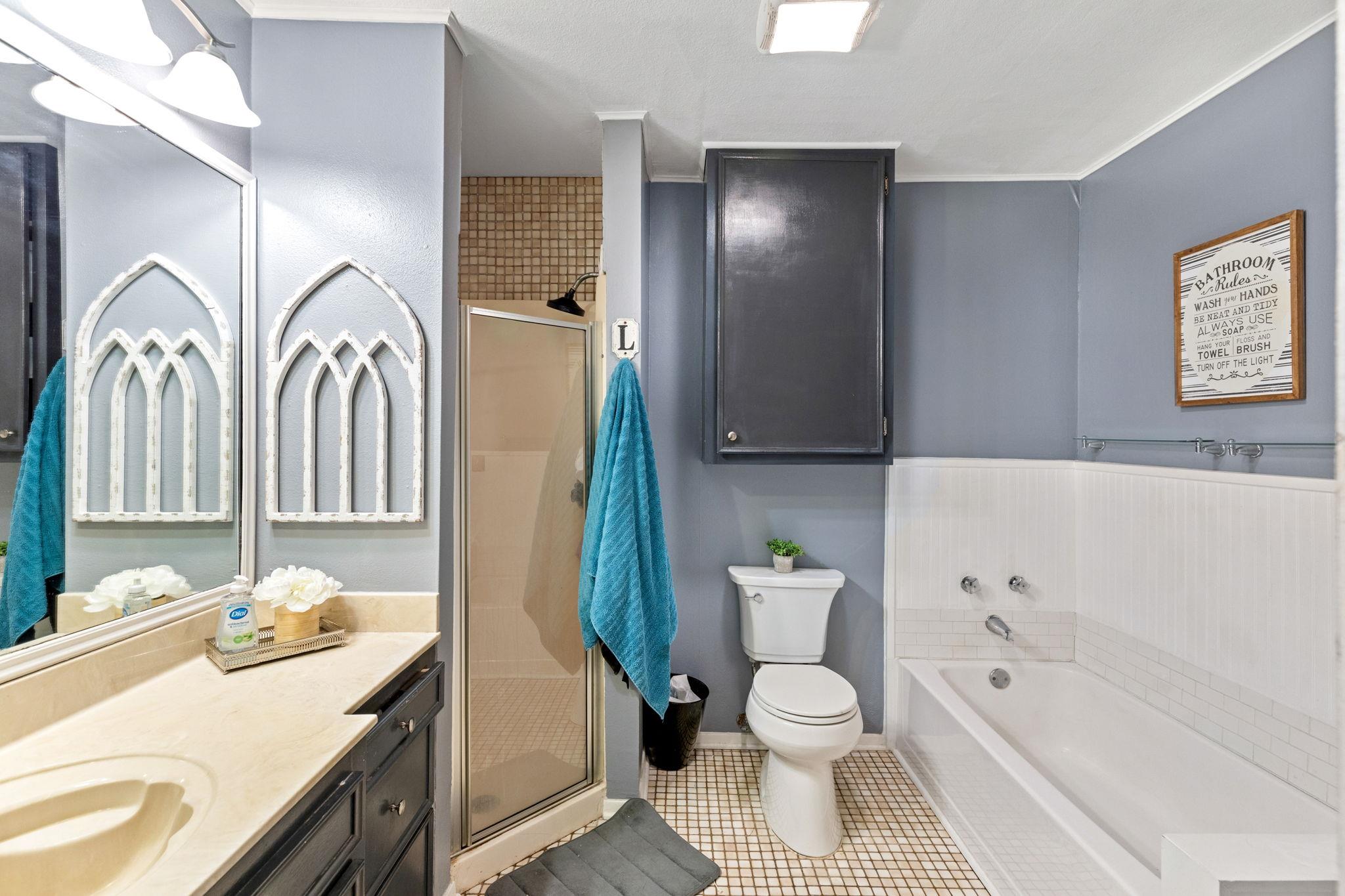 116 S Hackberry Ave, Luling, TX 78648